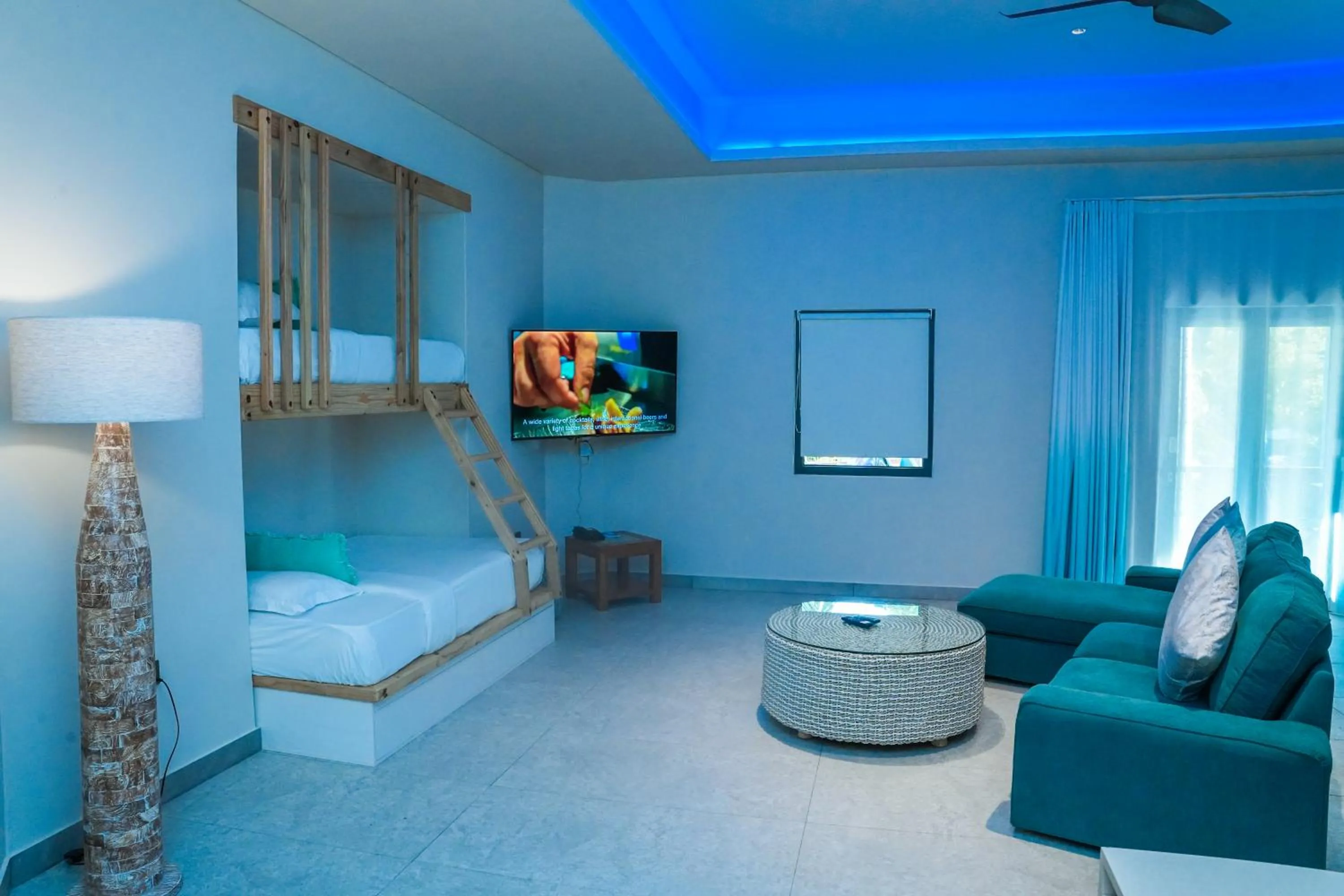 Living room, Bed in Hotel Le Duc de Praslin