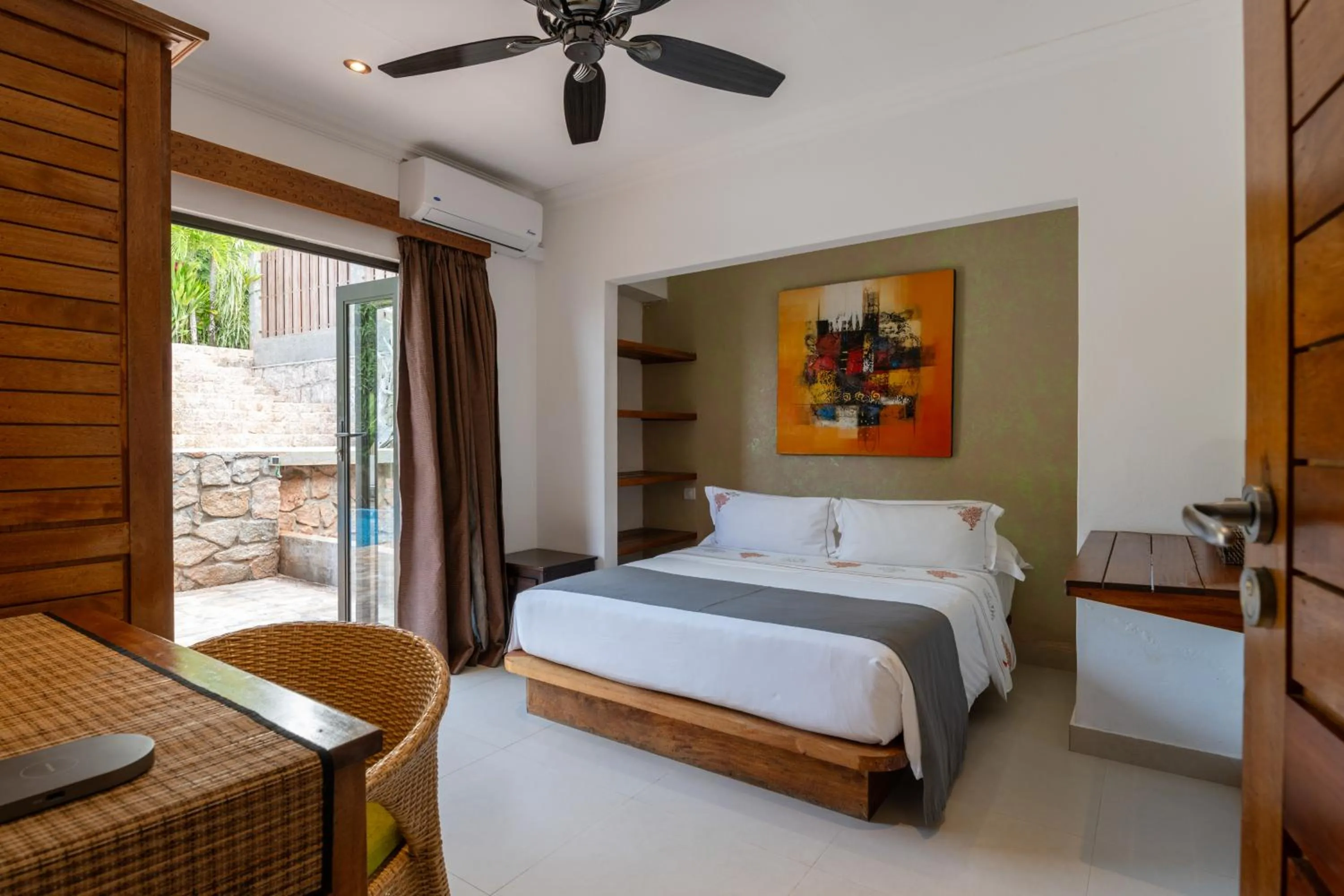 Bed in Hotel Le Duc de Praslin