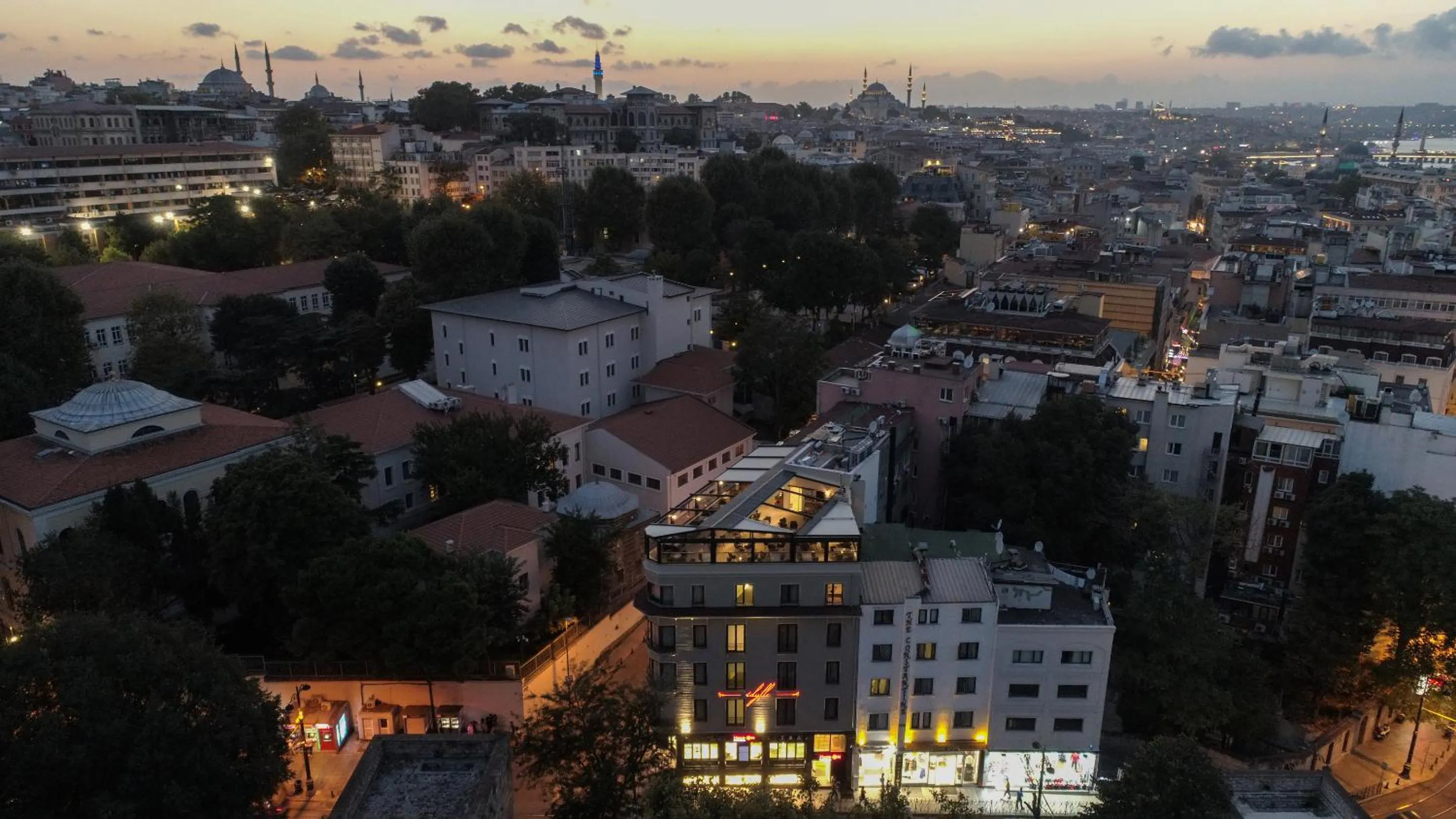 Facade/entrance in Idylle Hotel