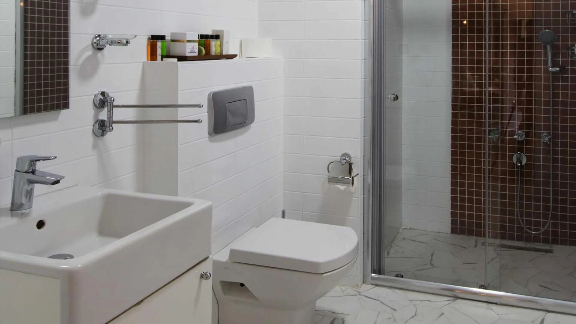 Shower in Idylle Hotel