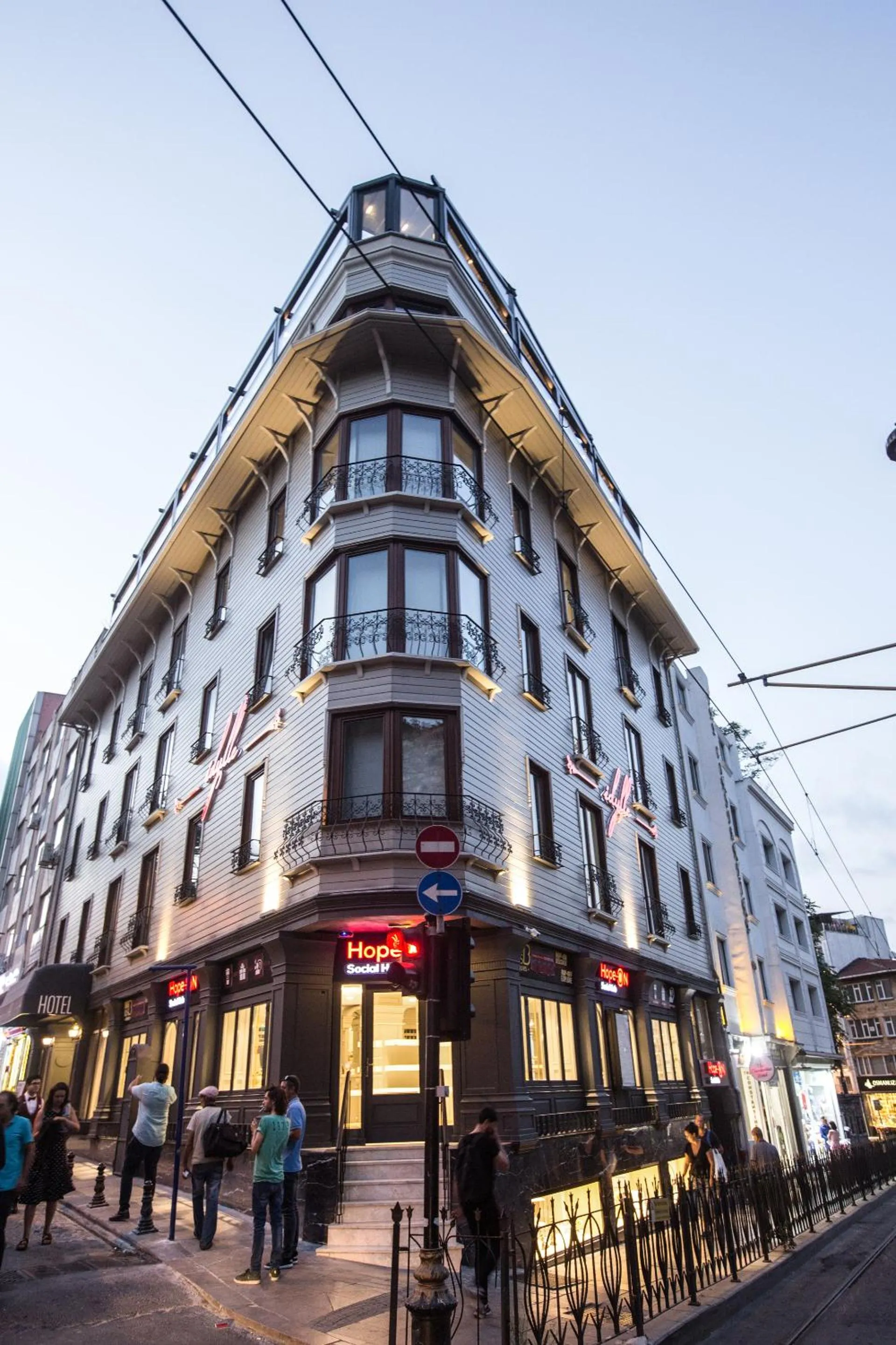 Facade/entrance in Idylle Hotel