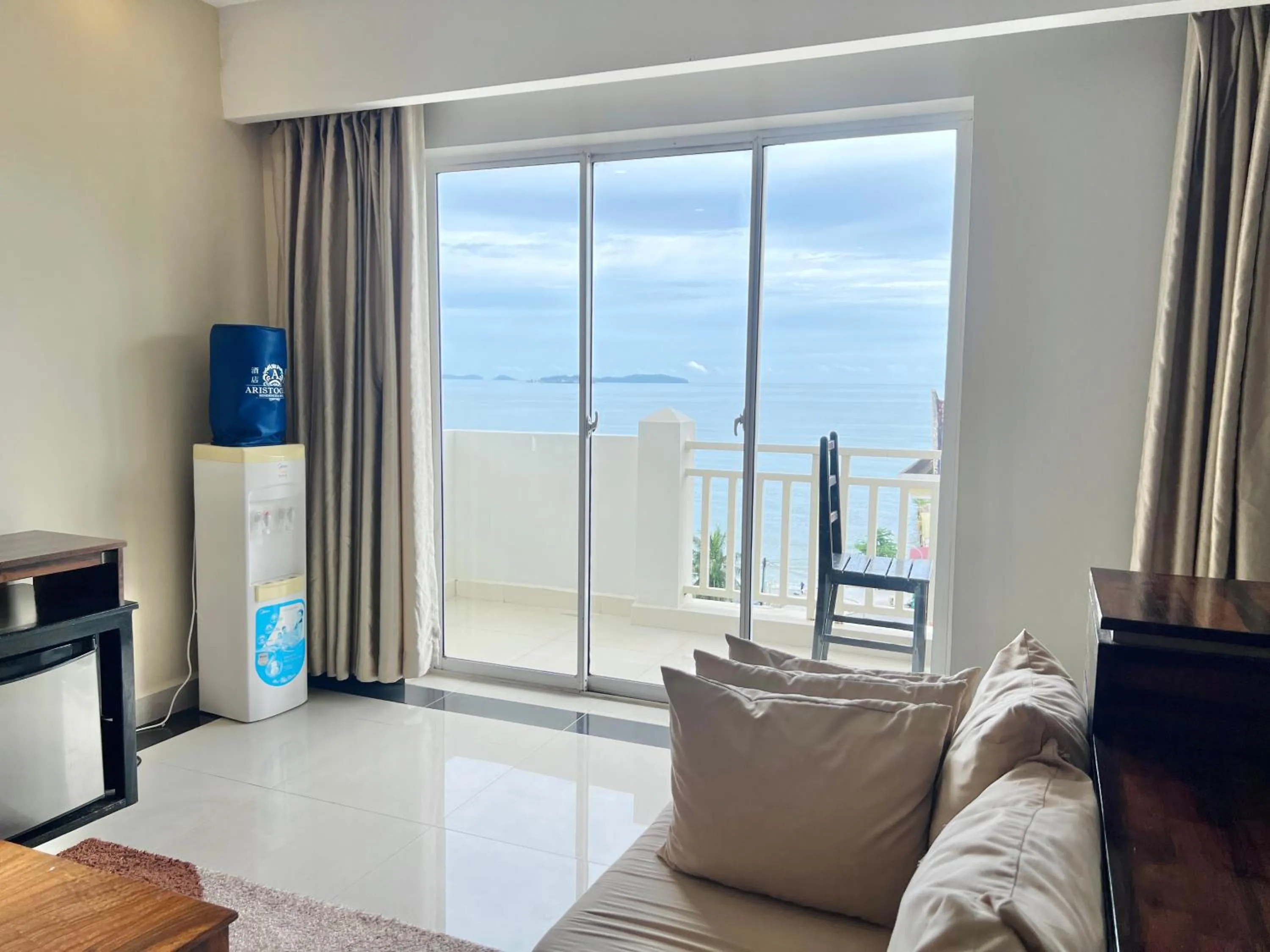 Sea view in Aristocrat Residence & Hotel