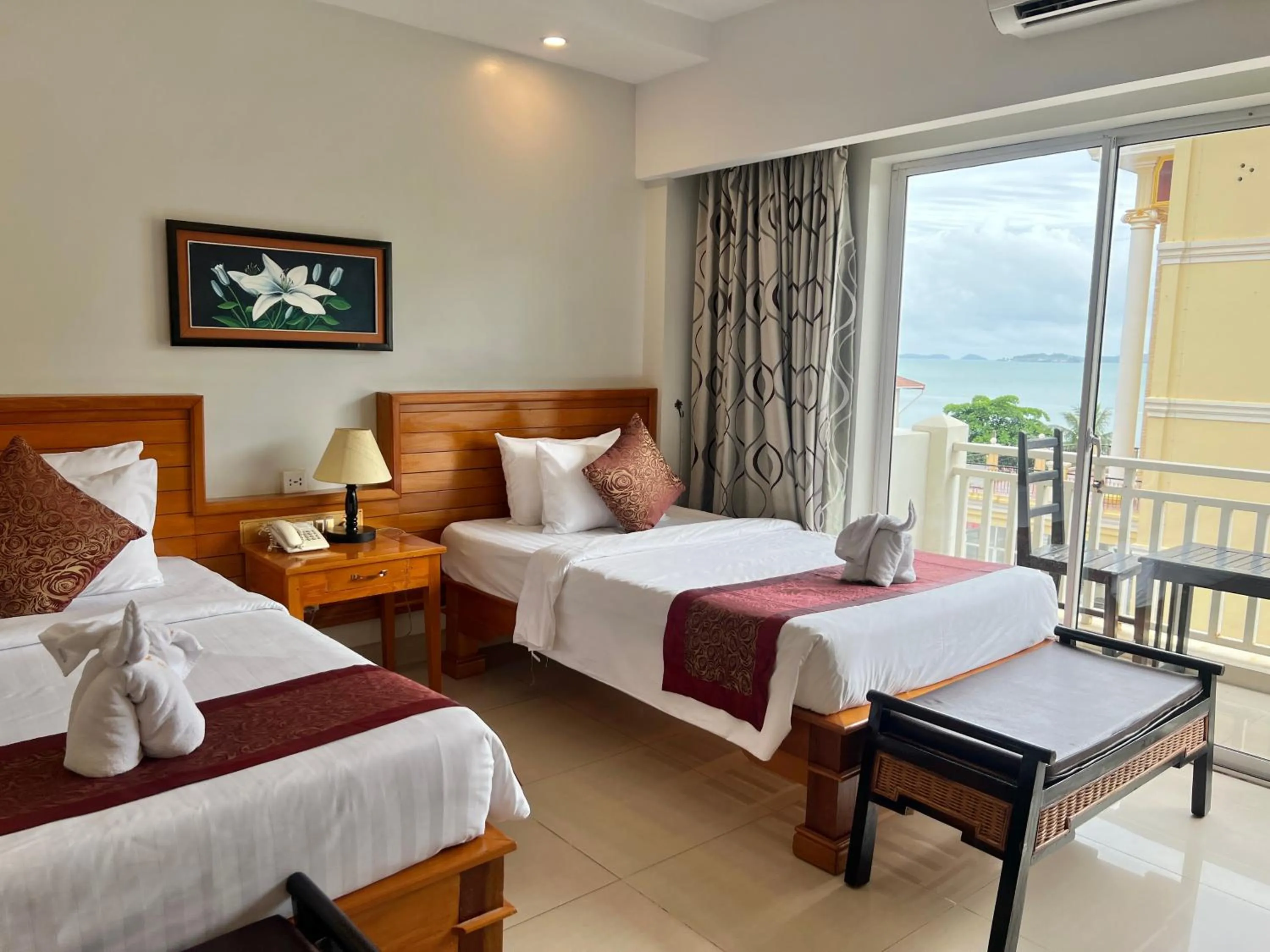 View (from property/room), Bed in Aristocrat Residence & Hotel