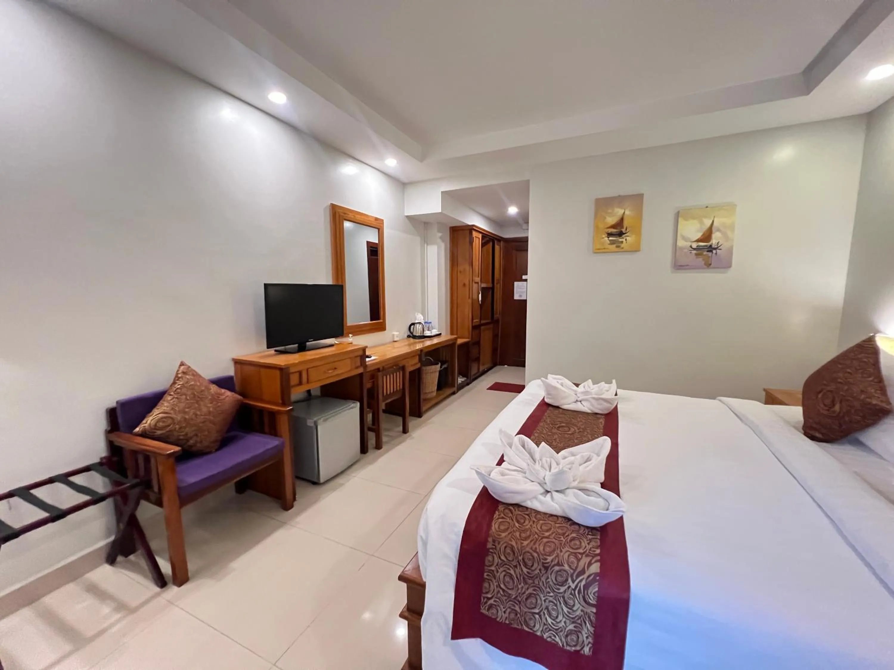 View (from property/room), Bed in Aristocrat Residence & Hotel