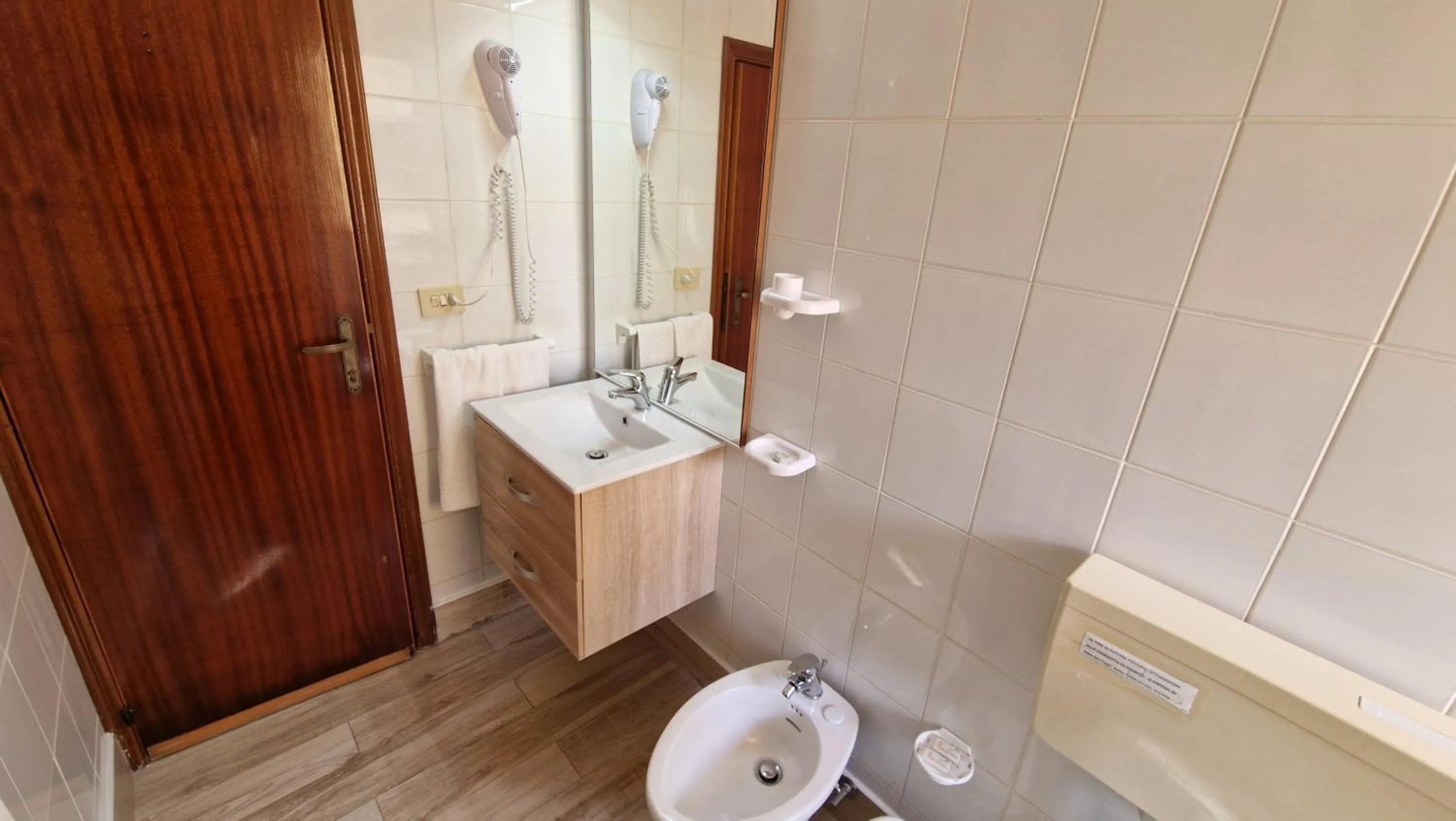 Bathroom in Hotel Le Pelagie