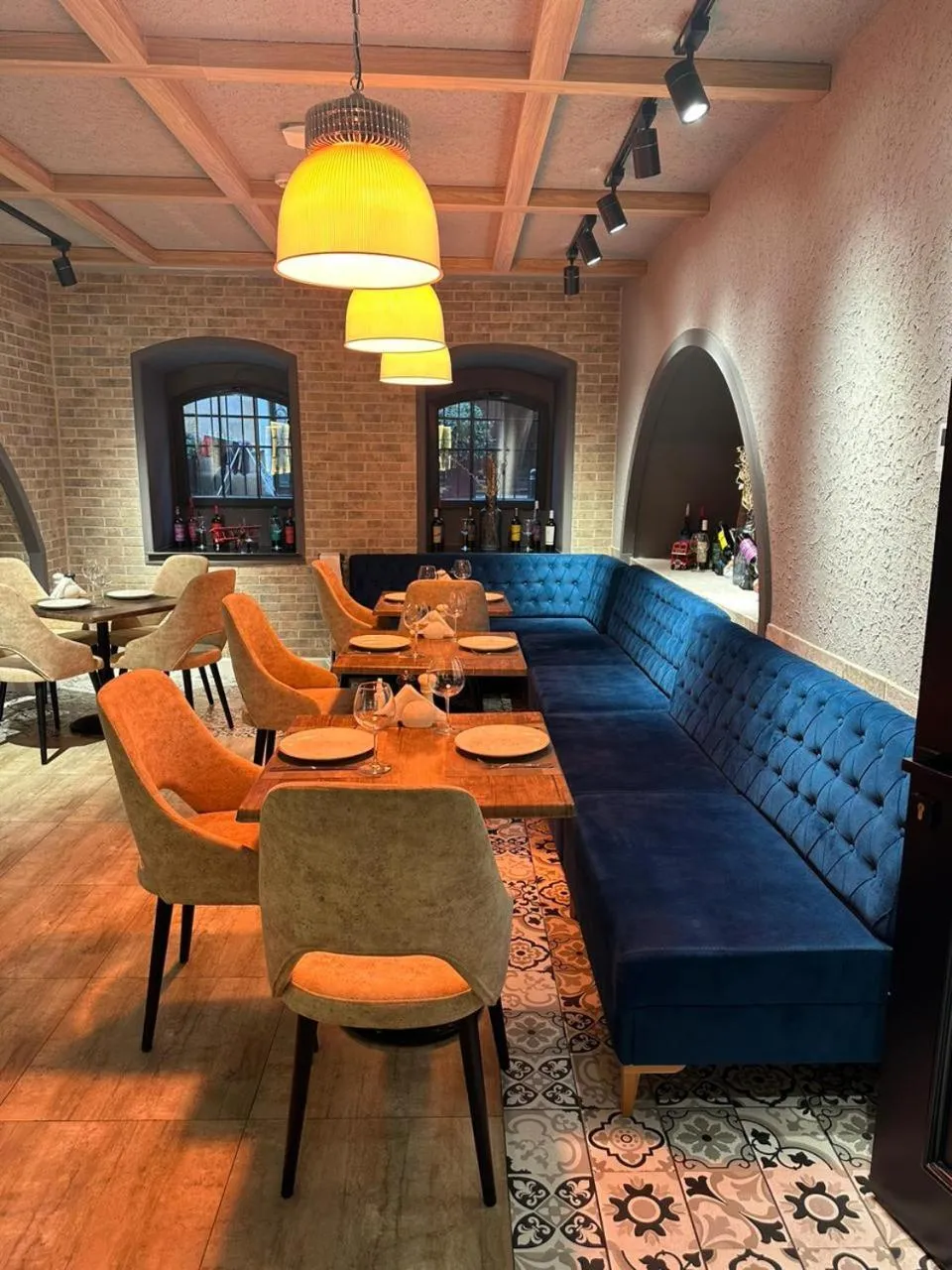 Restaurant/places to eat in OLF Hotel