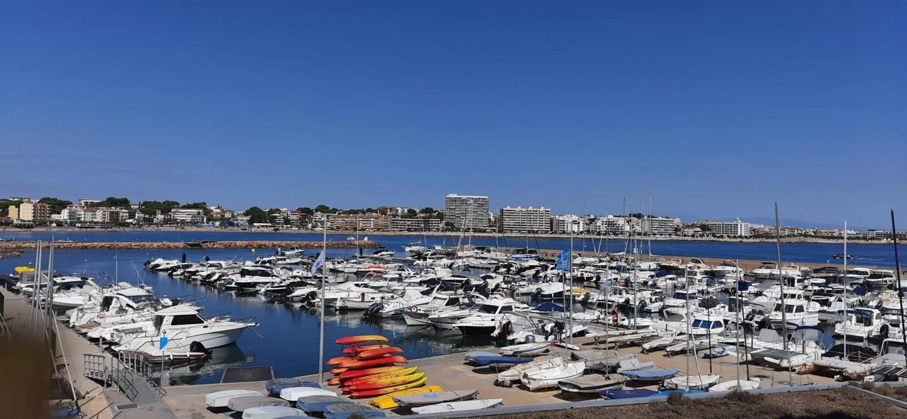 Natural landscape in Precioso apartamento en primera línea de mar