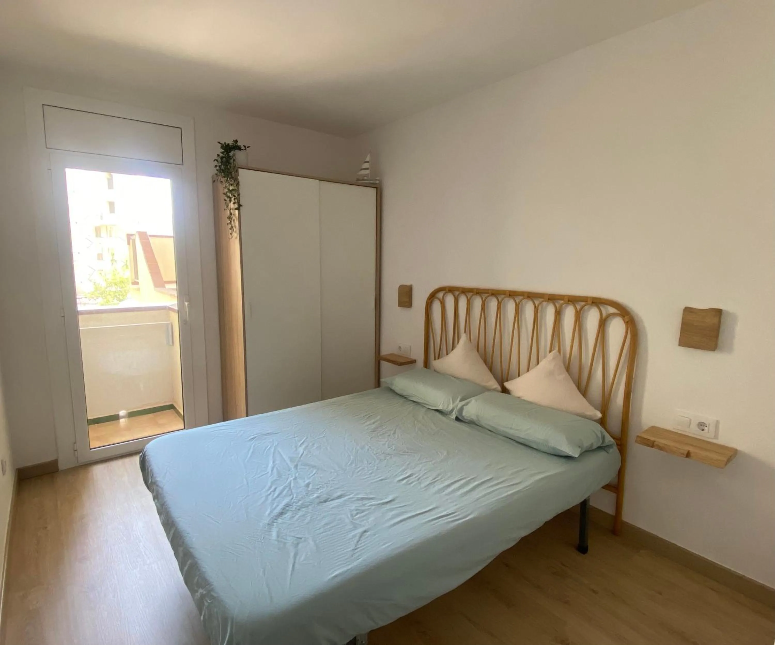 Bedroom, Bed in Precioso apartamento en primera línea de mar