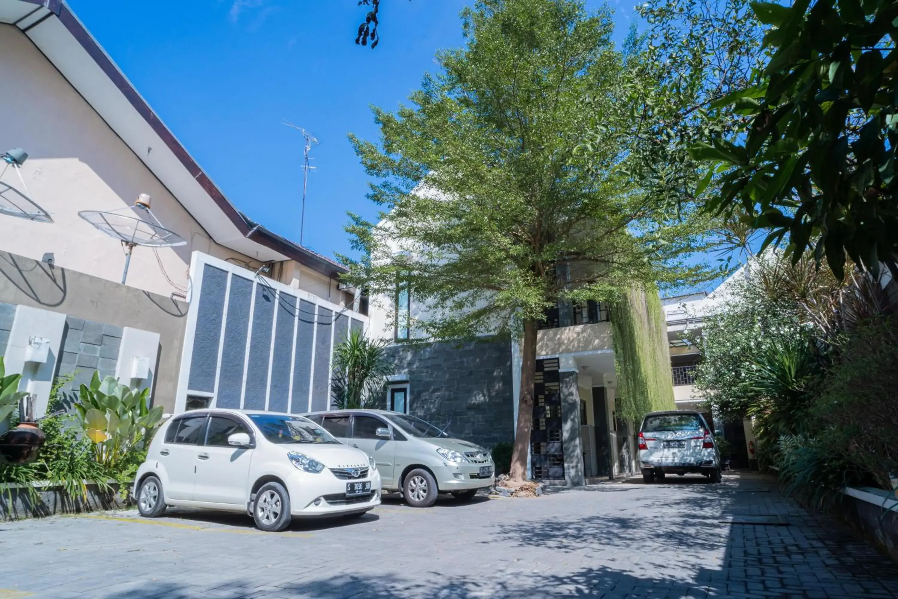 Property building in RedDoorz Plus Syariah @ Jalan Dokter Wahidin Bojonegoro Property building in RedDoorz Plus Syariah @ Jalan Dokter Wahidin Bojonegoro