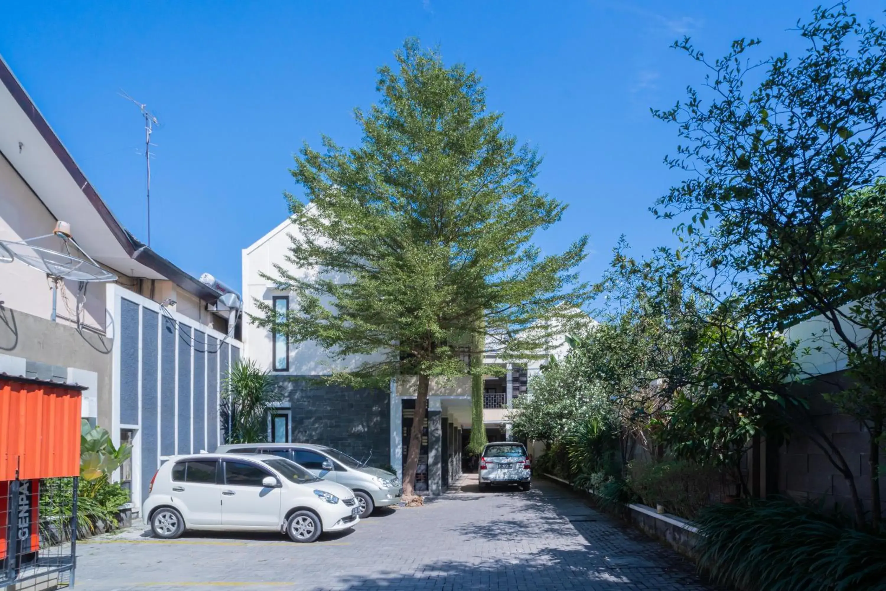 Property building in RedDoorz Plus Syariah @ Jalan Dokter Wahidin Bojonegoro Property building in RedDoorz Plus Syariah @ Jalan Dokter Wahidin Bojonegoro