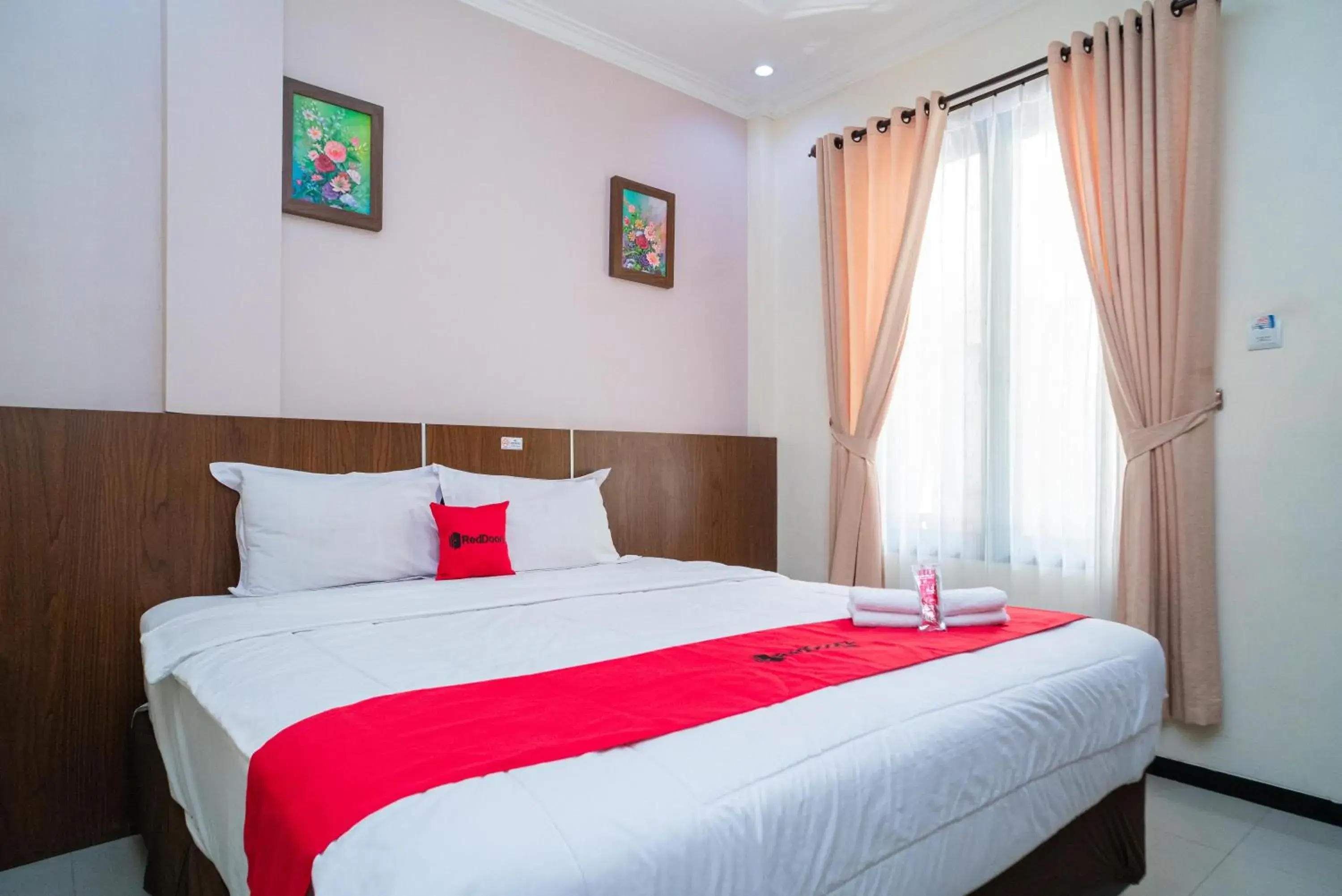 RedDoorz Plus Syariah @ Jalan Dokter Wahidin Bojonegoro RedDoorz Plus Syariah @ Jalan Dokter Wahidin Bojonegoro