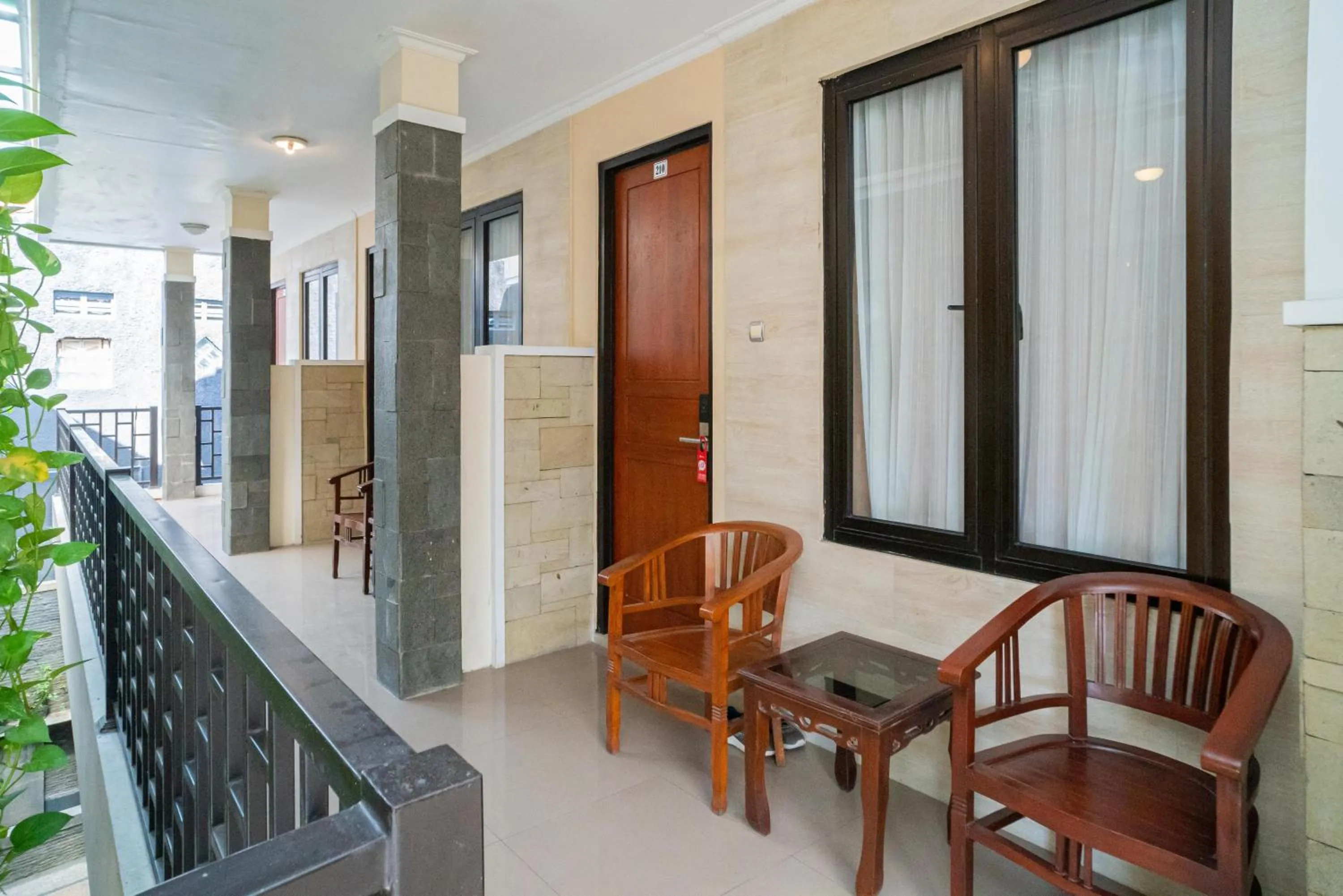 Property building in RedDoorz Plus Syariah @ Jalan Dokter Wahidin Bojonegoro