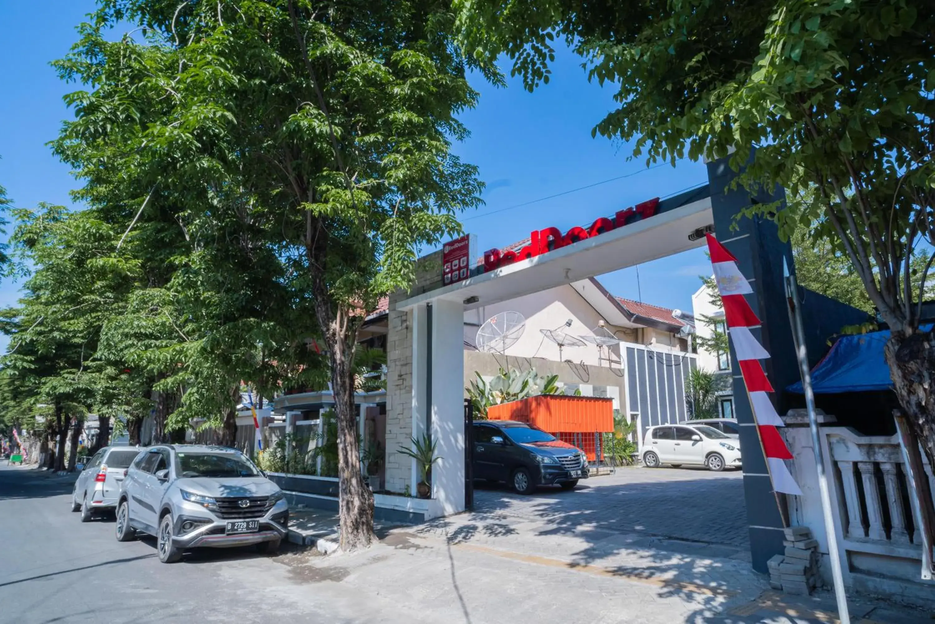 Property building in RedDoorz Plus Syariah @ Jalan Dokter Wahidin Bojonegoro Property building in RedDoorz Plus Syariah @ Jalan Dokter Wahidin Bojonegoro