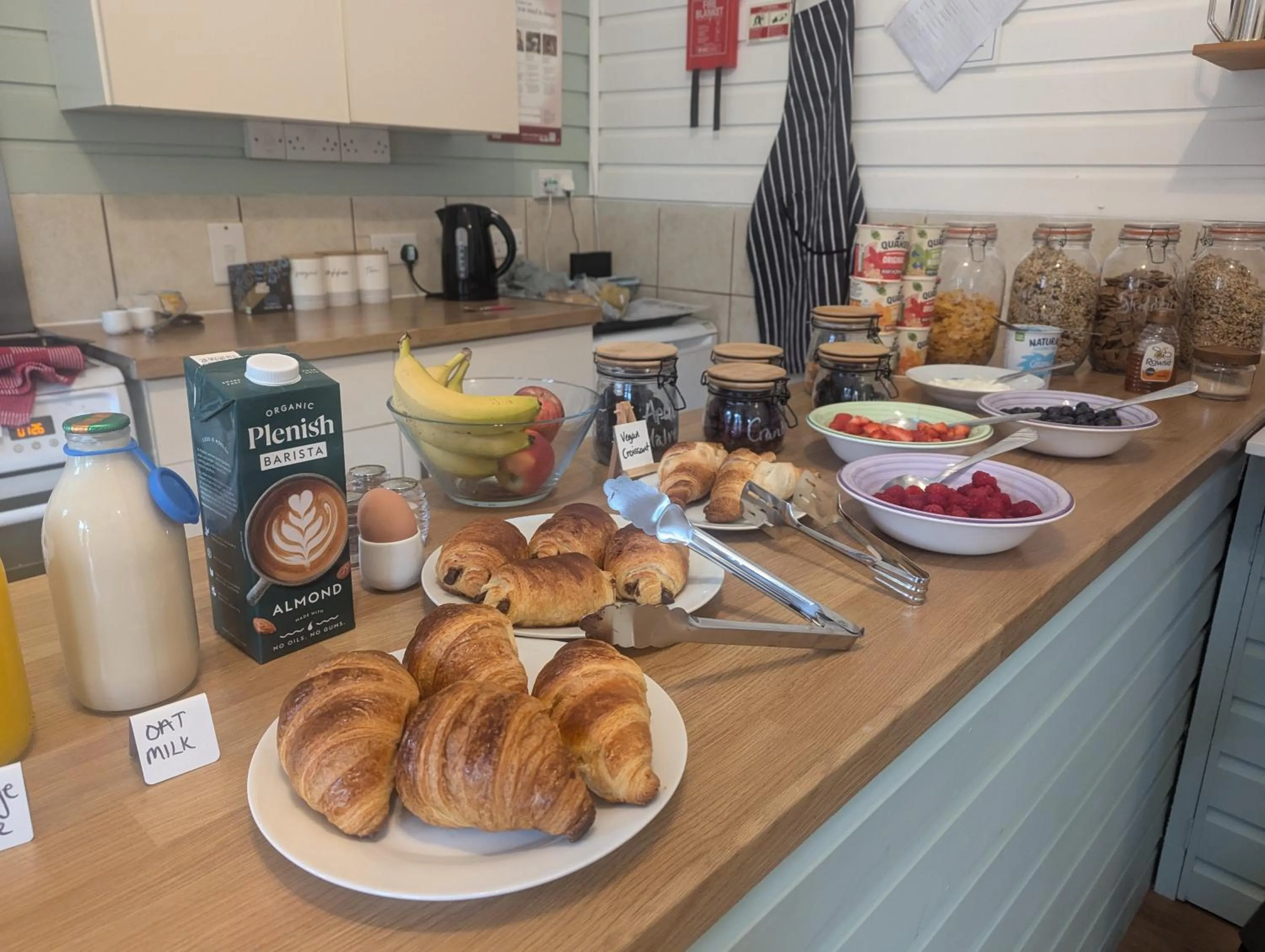 Breakfast in Kingfisher Barn