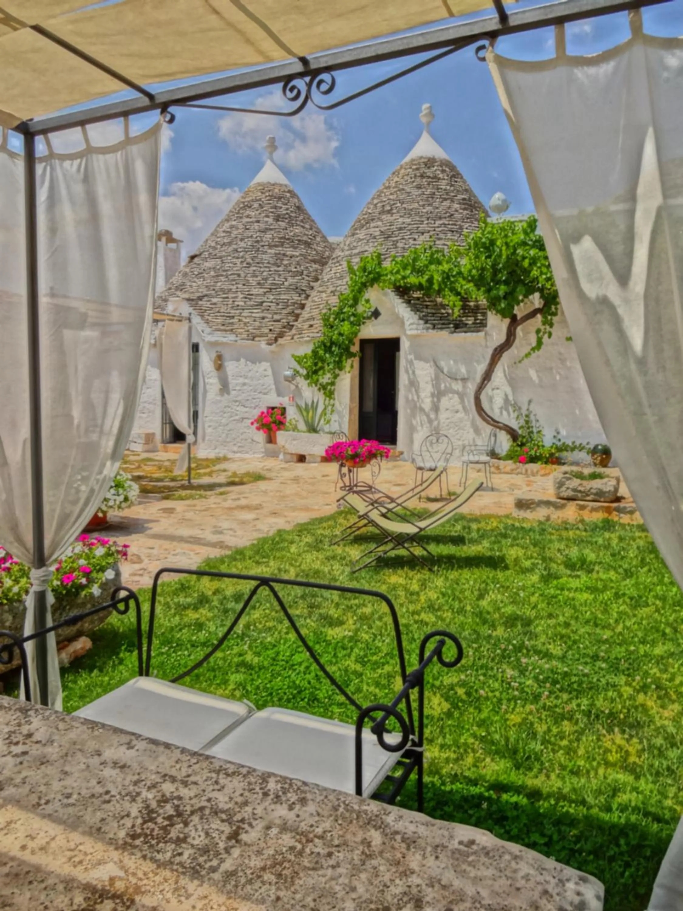 Garden in Masseria Rosa Trulli Relais