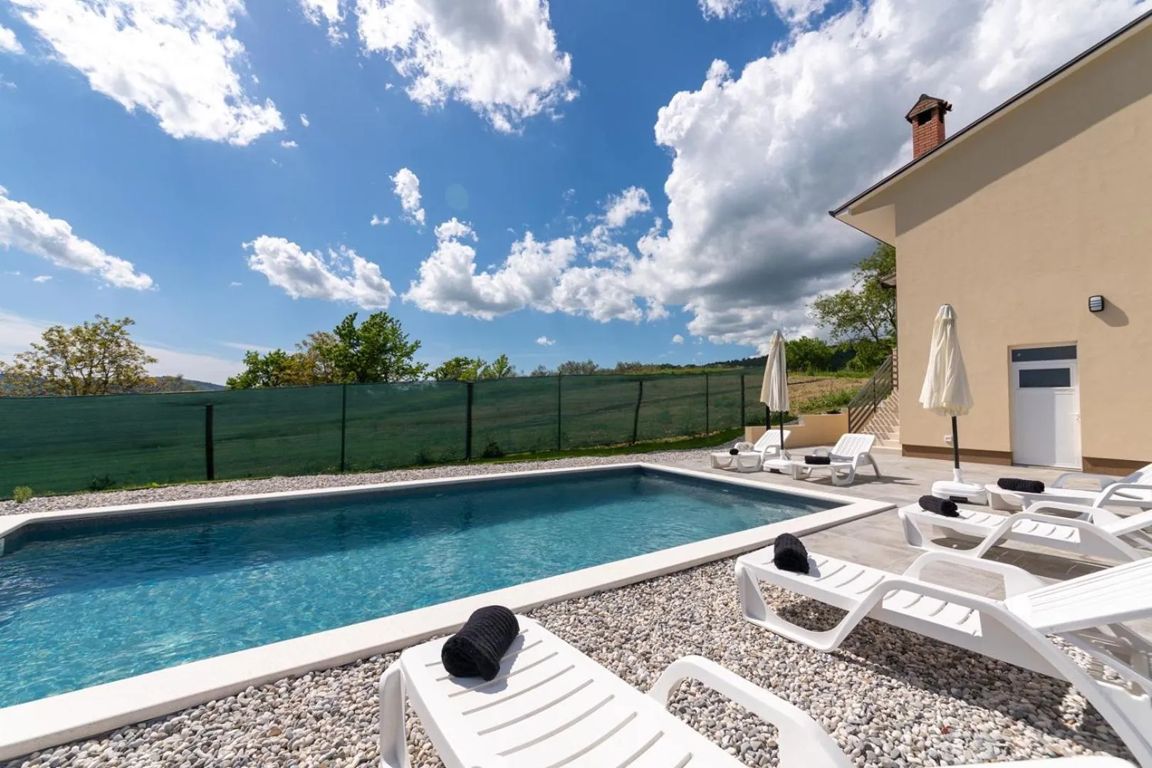 Swimming pool in Villa Butoniga Nature