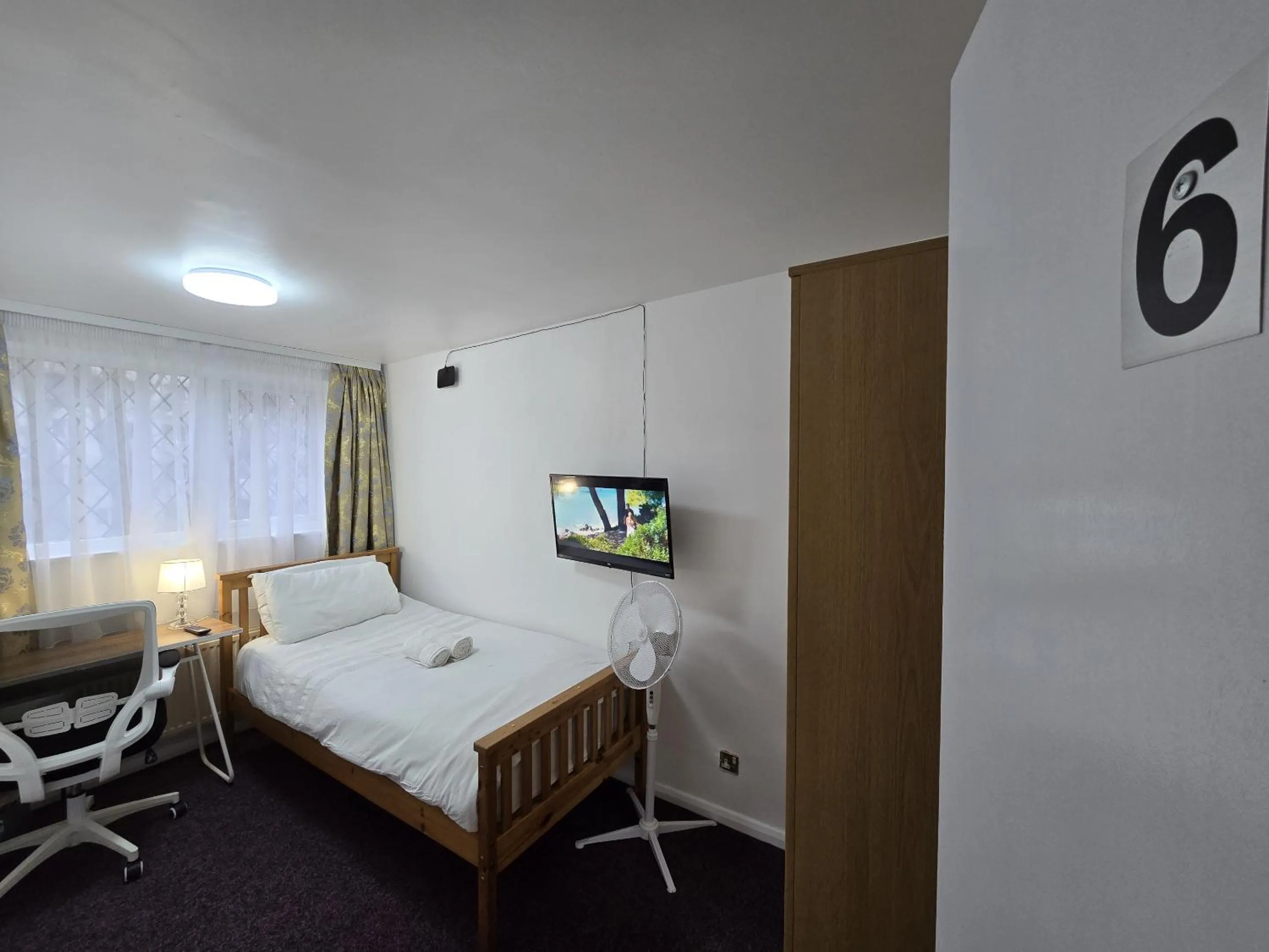 Bedroom, Bed in London Marylebone Grendon rooms