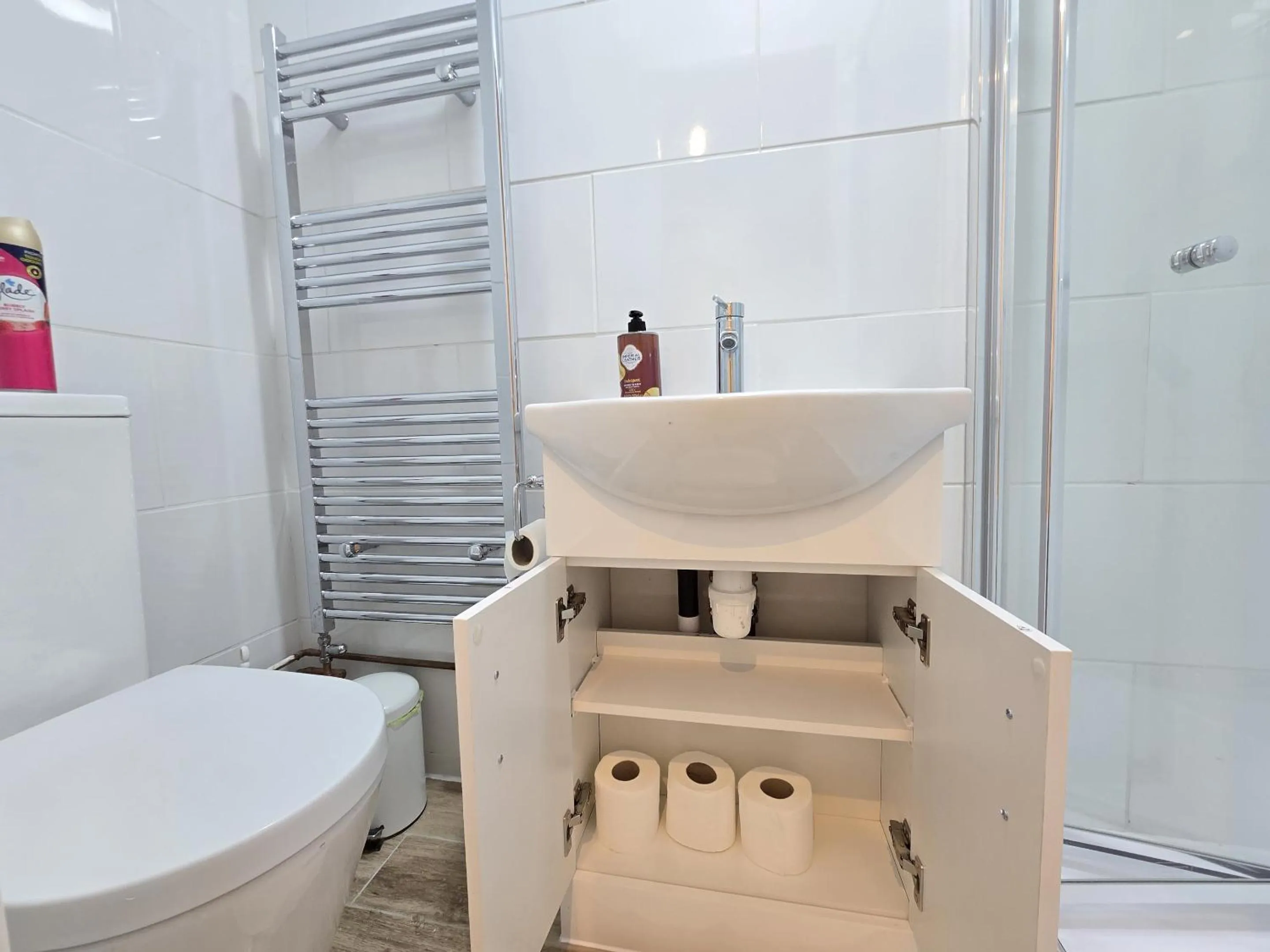 Bathroom in London Marylebone Grendon rooms