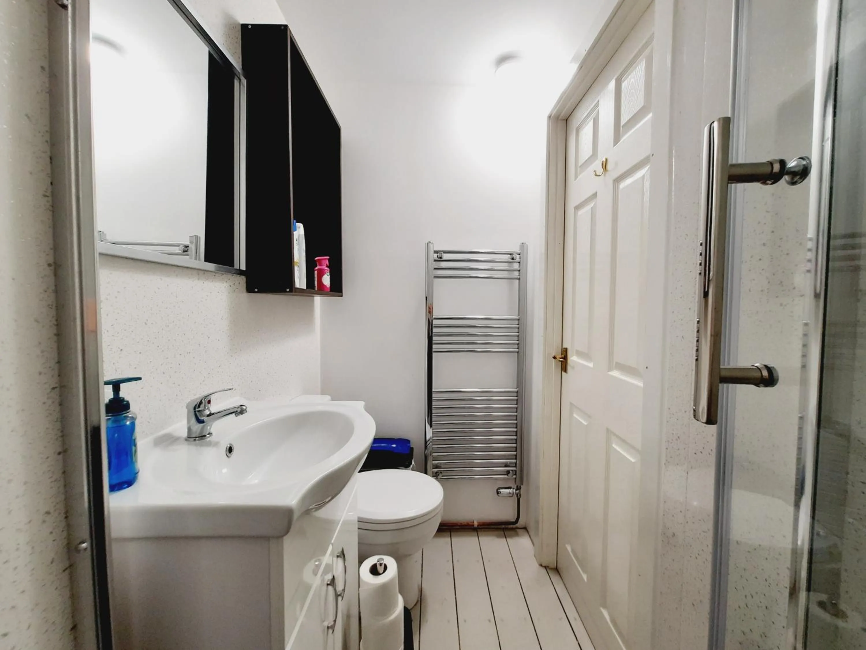 Bathroom in London Marylebone Grendon rooms