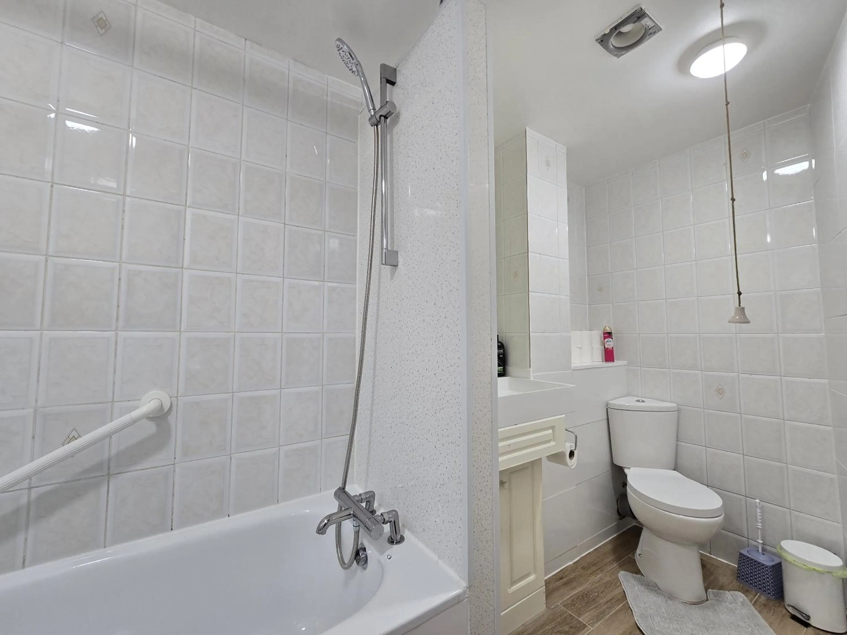 Bathroom in London Marylebone Grendon rooms