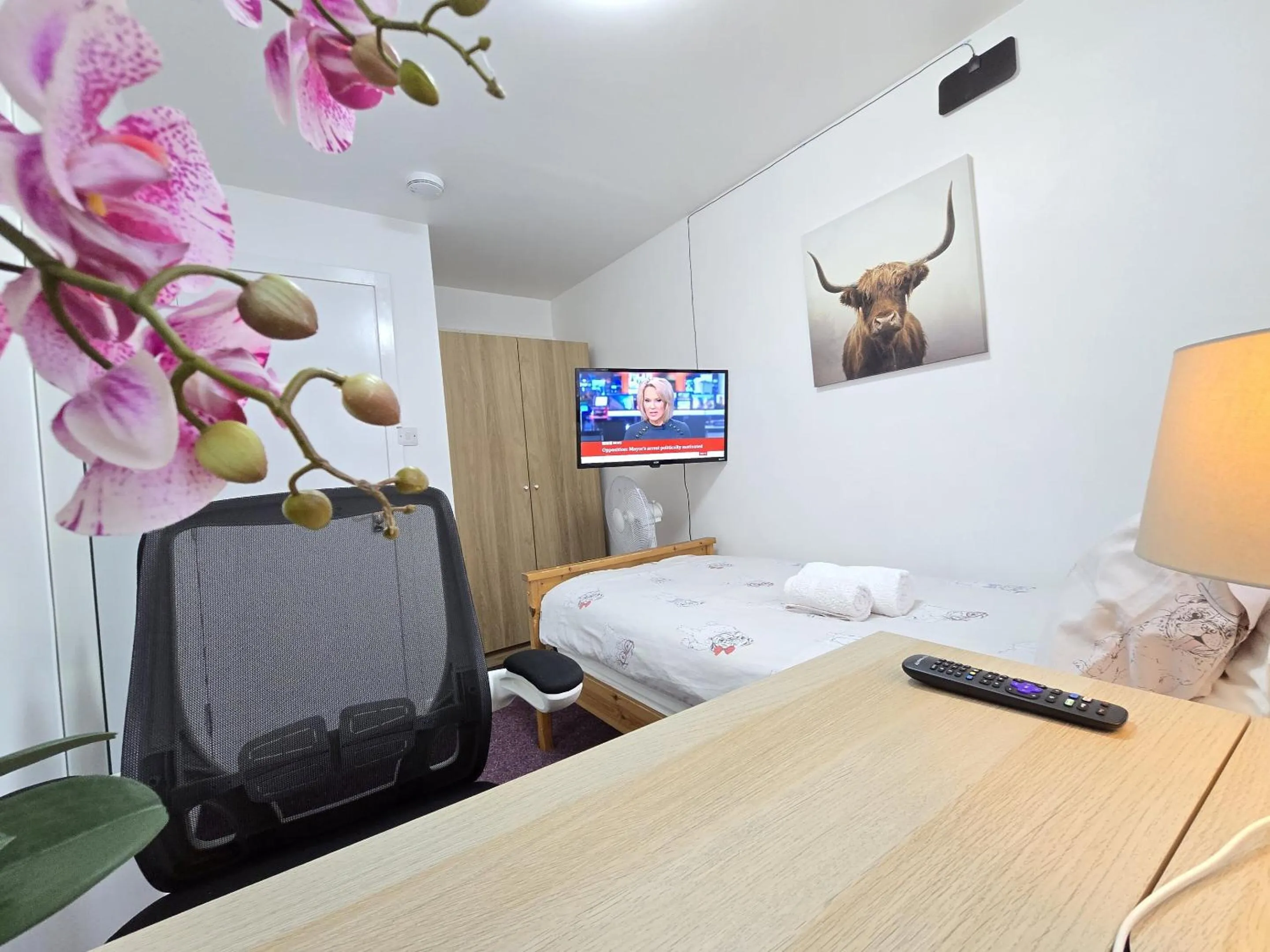 Bedroom, Bed in London Marylebone Grendon rooms