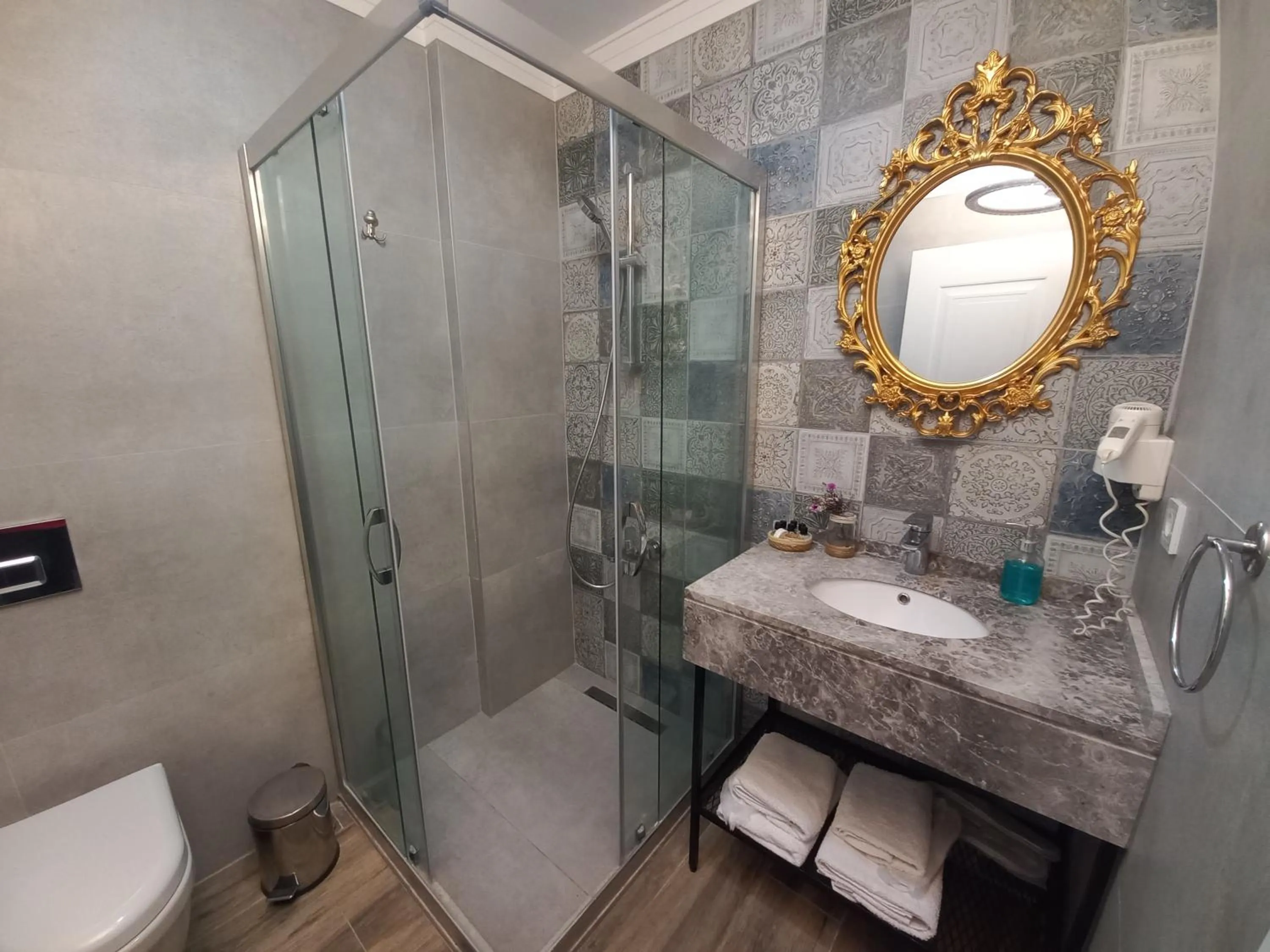 Shower in Chloe hotel Alacati