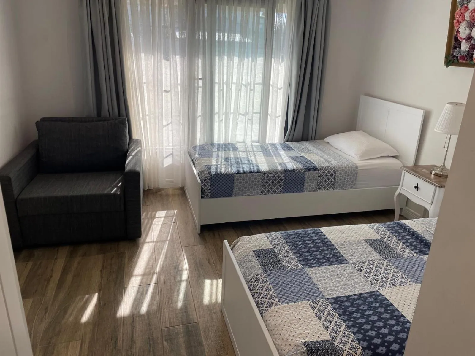 Photo of the whole room, Bed in Chloe hotel Alacati