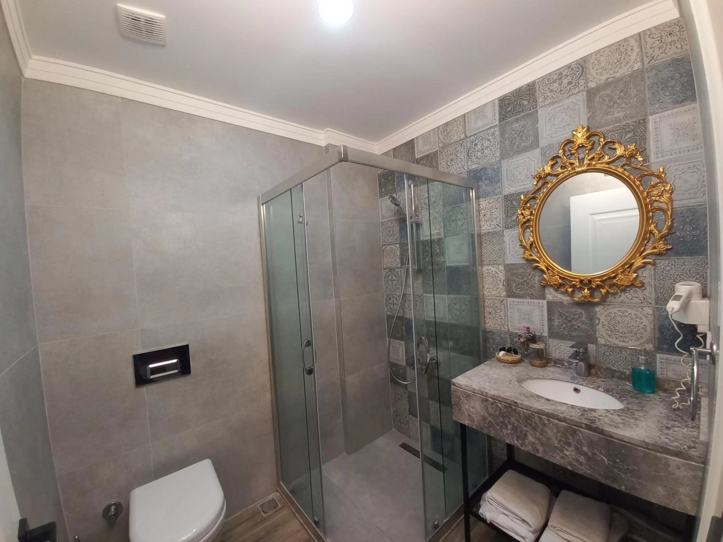 Shower in Chloe hotel Alacati