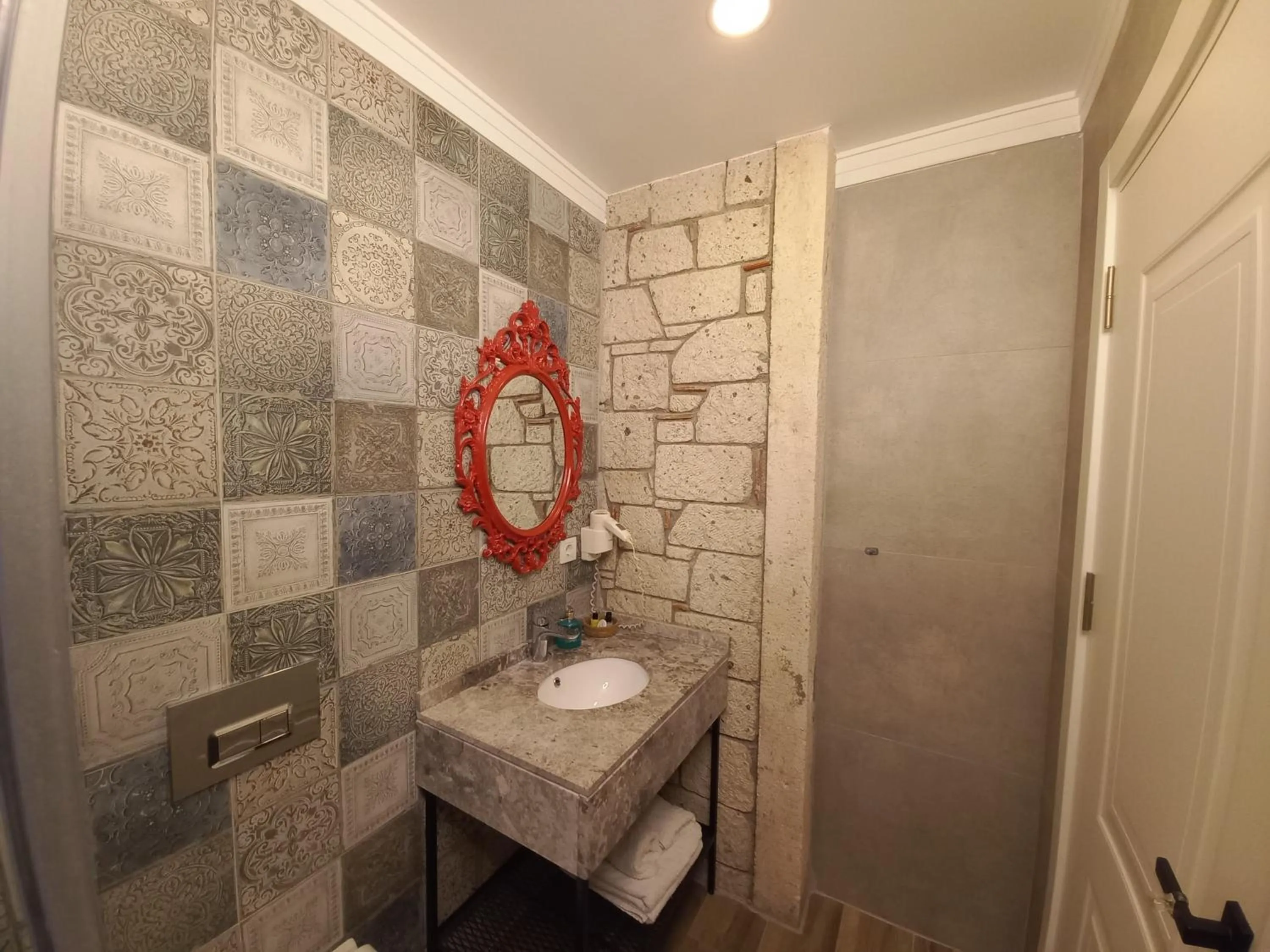 Shower in Chloe hotel Alacati