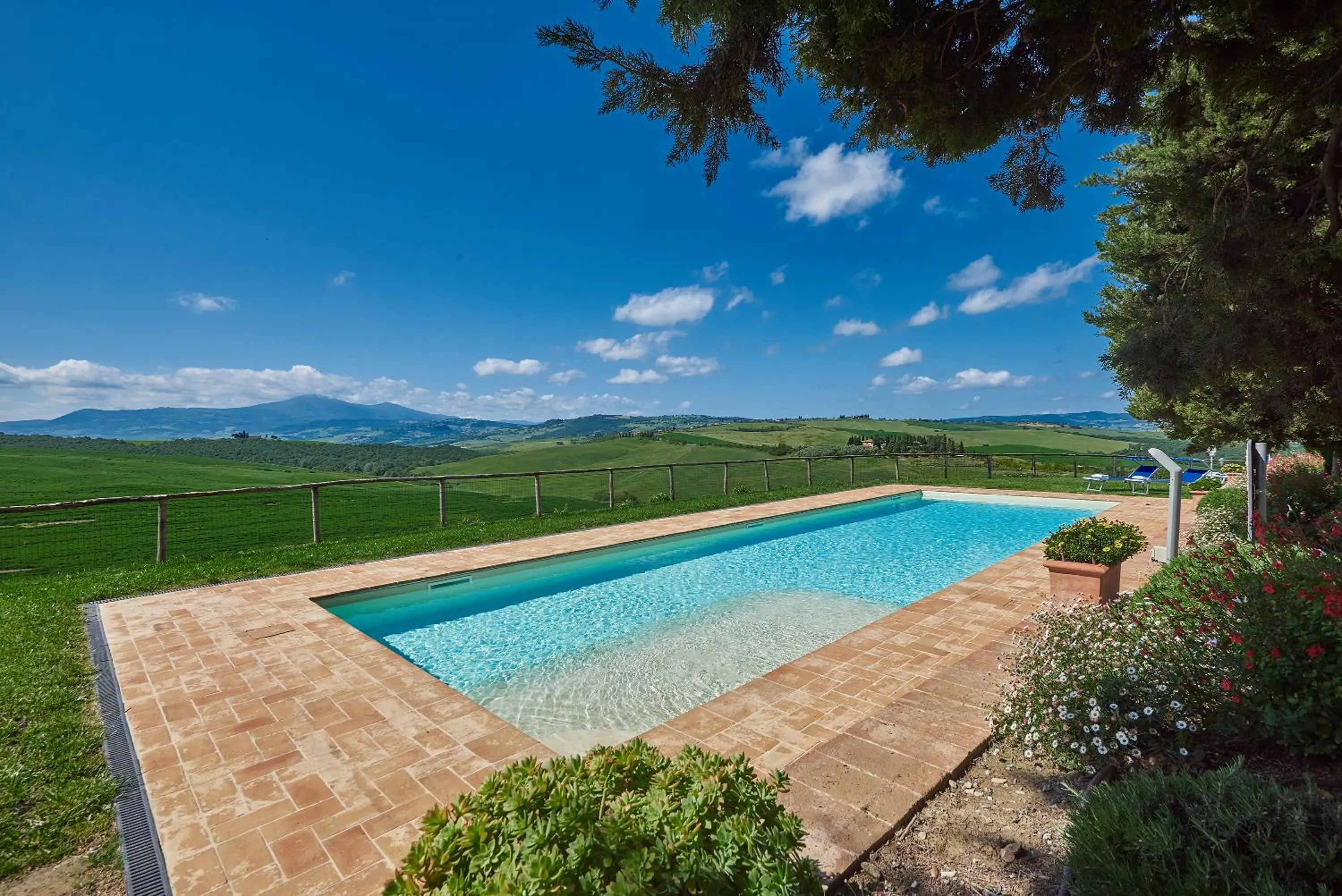 Swimming pool in Agriturismo Bonello