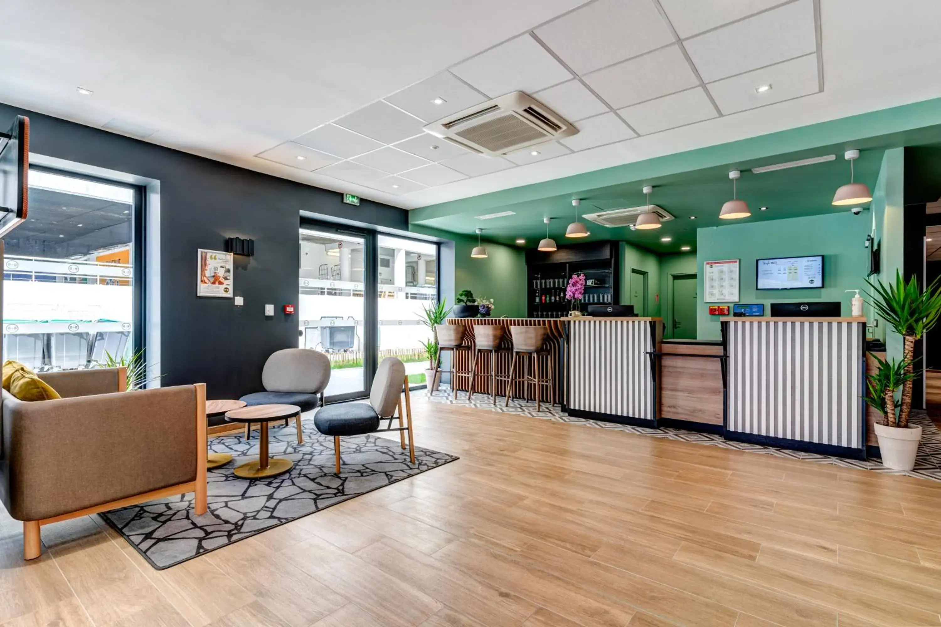 Lobby or reception in B&B HOTEL Paris Ivry Quai de Seine Lobby or reception in B&B HOTEL Paris Ivry Quai de Seine