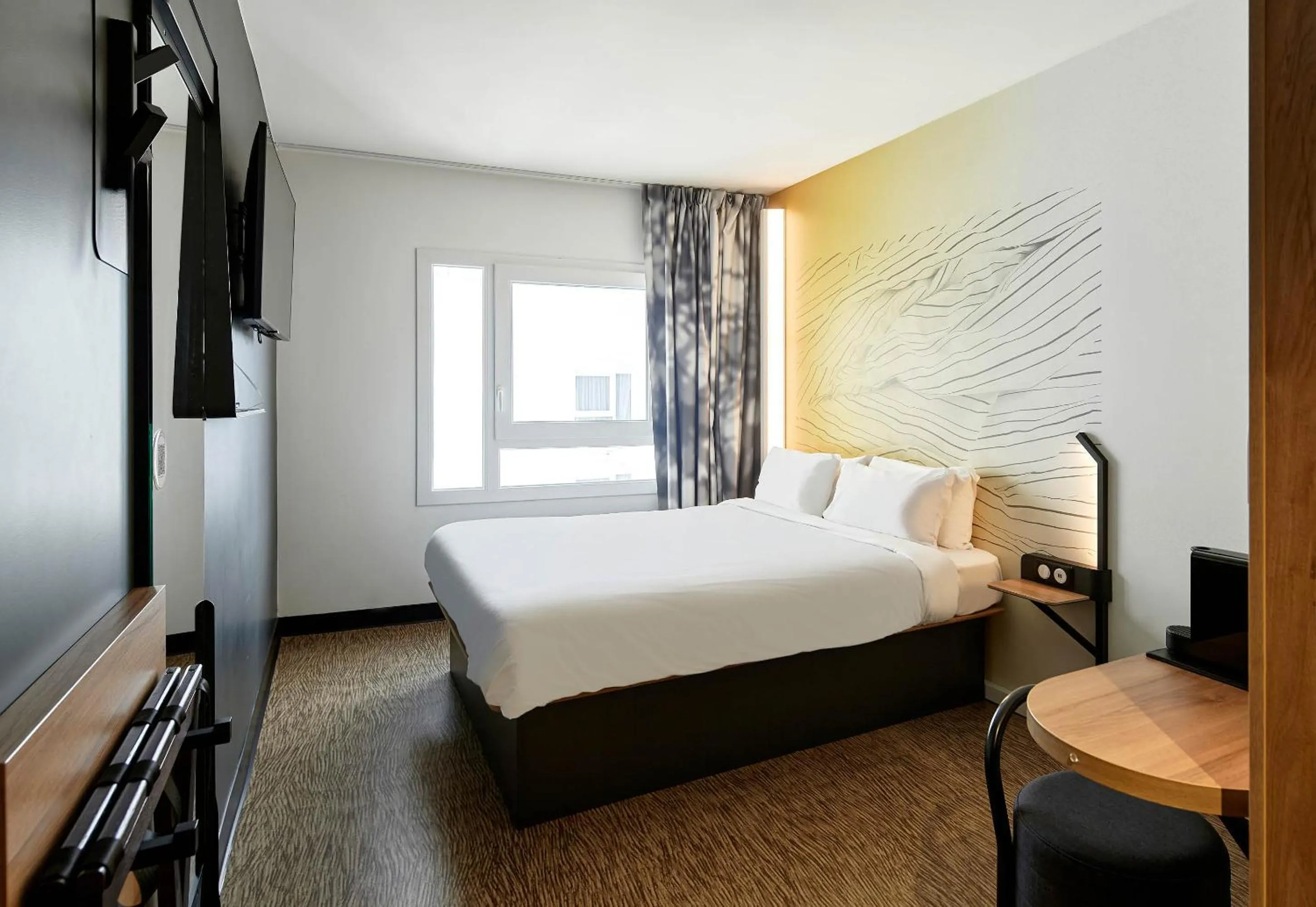 Bedroom, Bed in B&B HOTEL Paris Ivry Quai de Seine