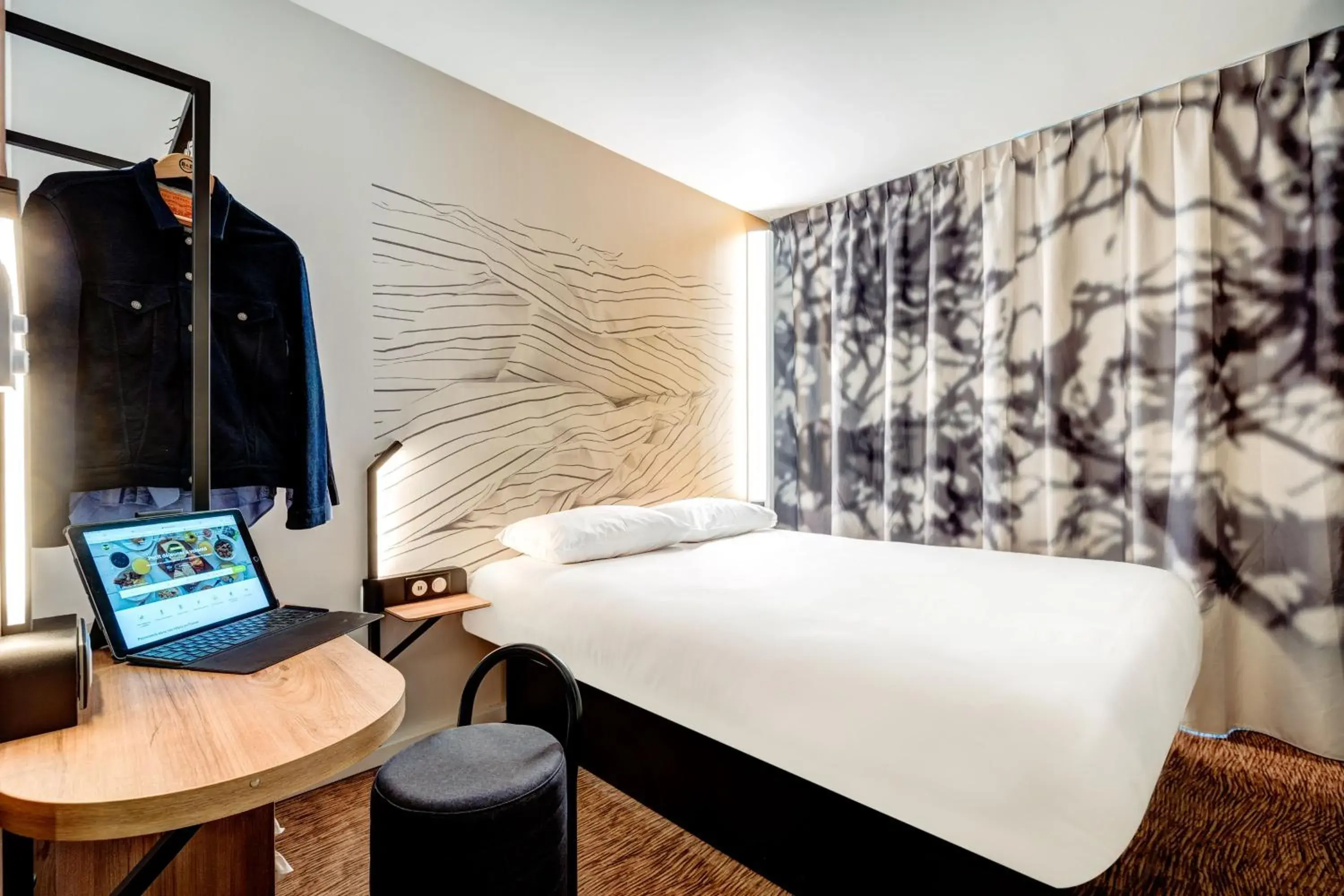 Bedroom, Bed in B&B HOTEL Paris Ivry Quai de Seine Bedroom, Bed in B&B HOTEL Paris Ivry Quai de Seine