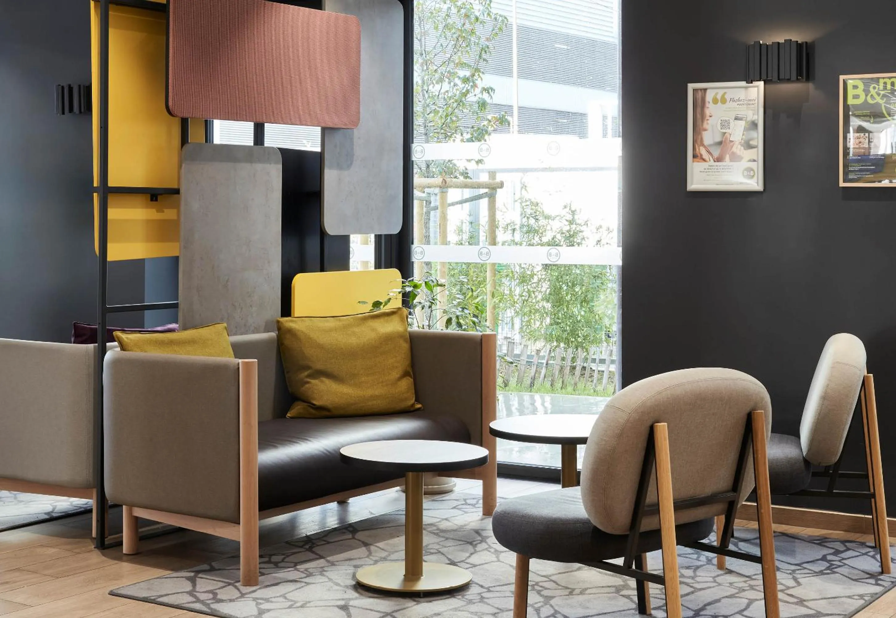 Seating area in B&B HOTEL Paris Ivry Quai de Seine