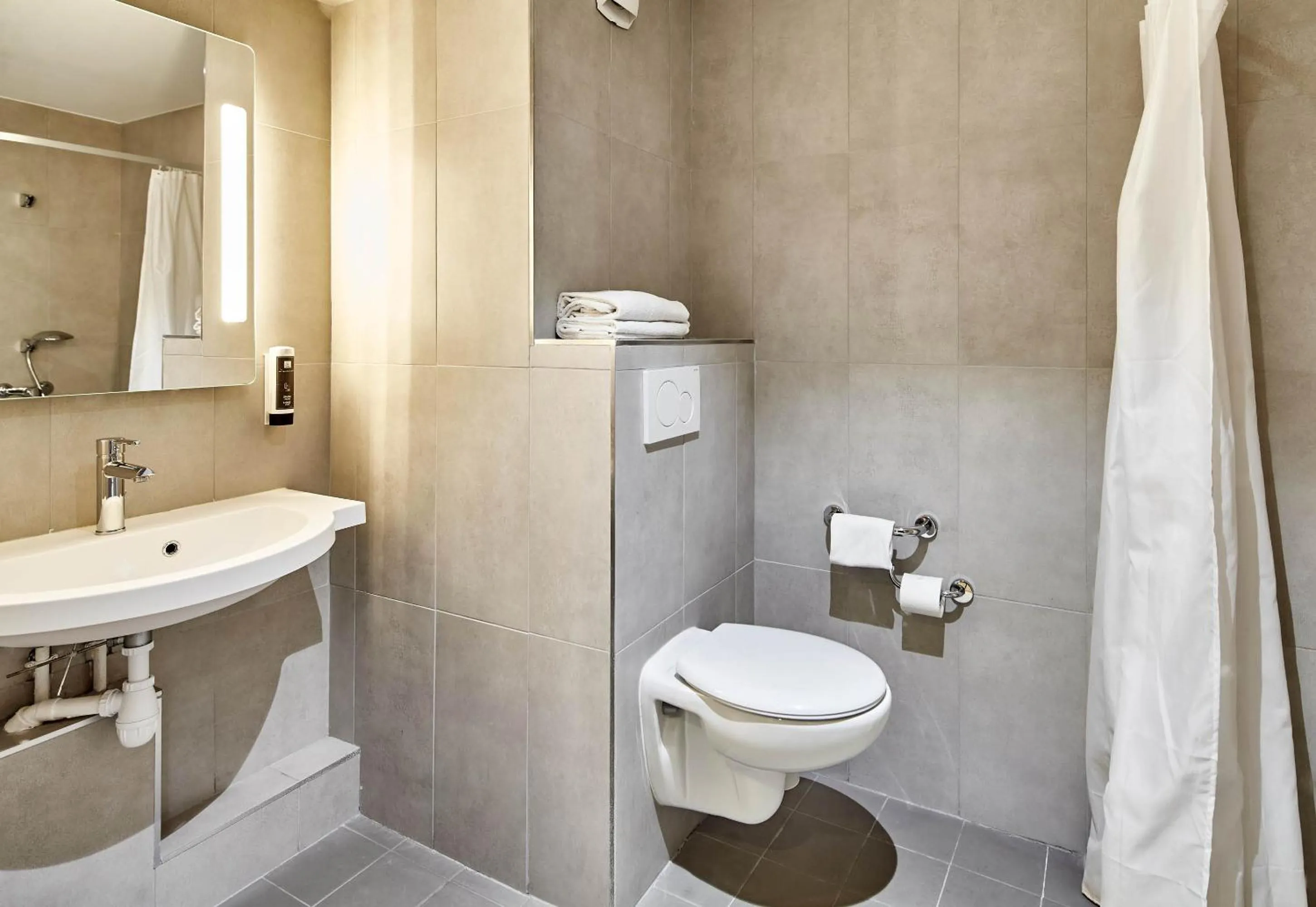 Bathroom in B&B HOTEL Paris Ivry Quai de Seine