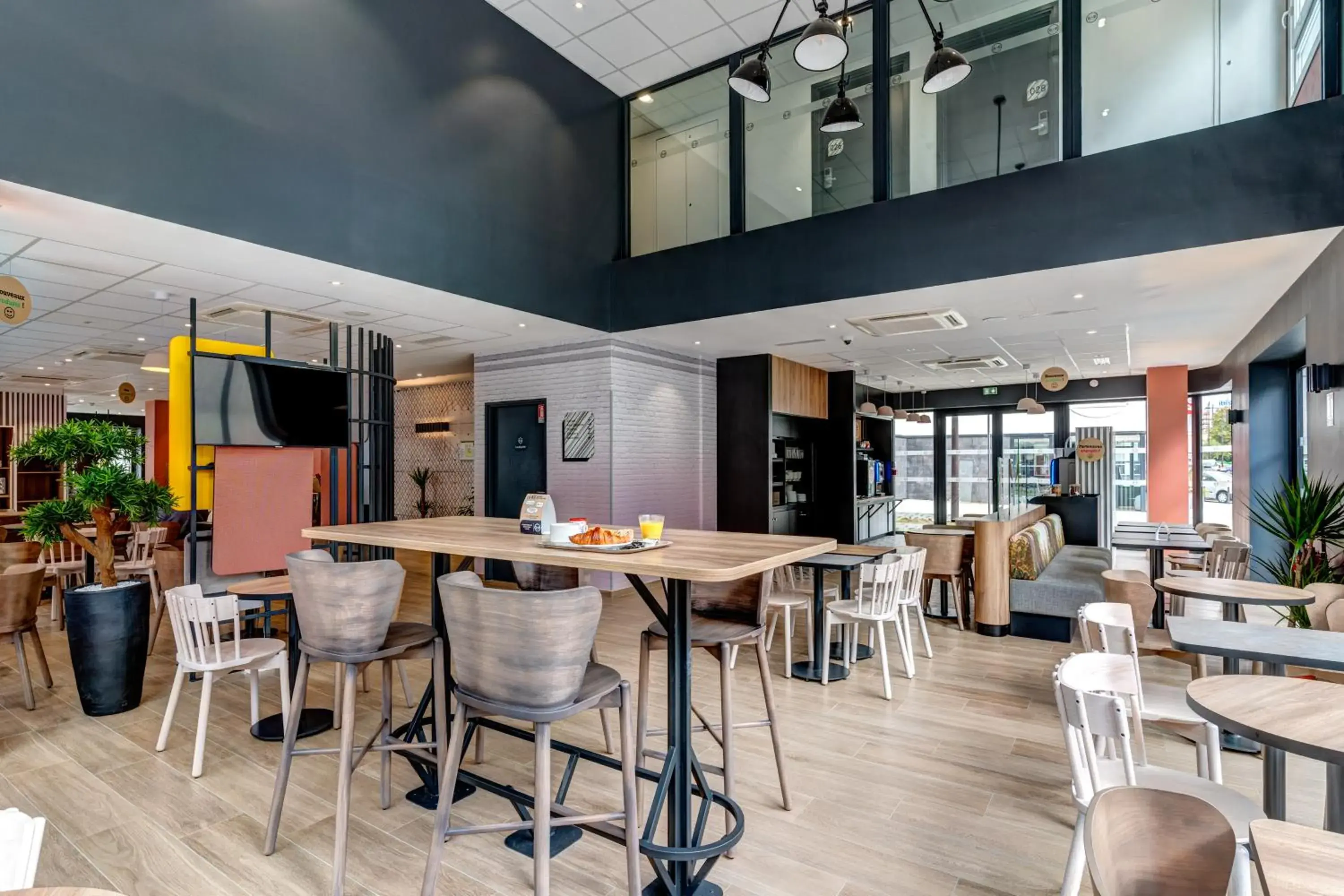 Lobby or reception in B&B HOTEL Paris Ivry Quai de Seine Lobby or reception in B&B HOTEL Paris Ivry Quai de Seine