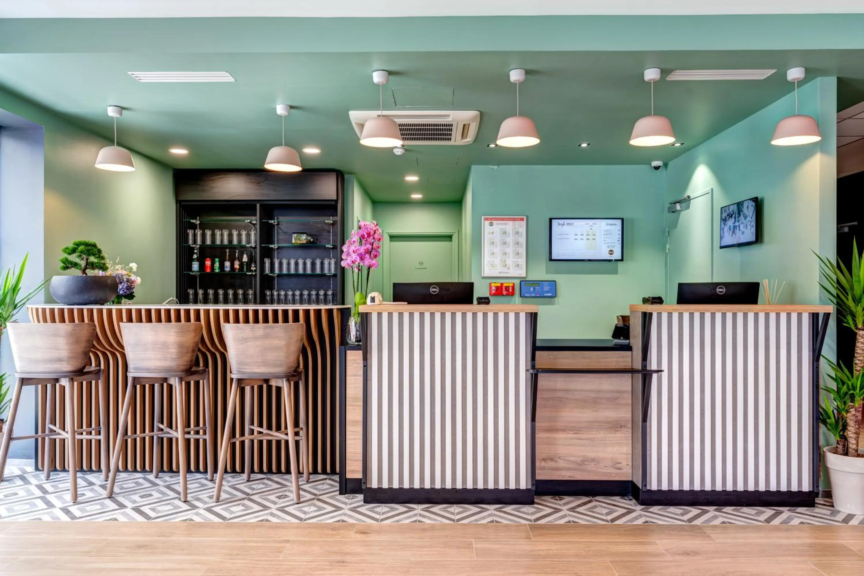 Lobby or reception in B&B HOTEL Paris Ivry Quai de Seine