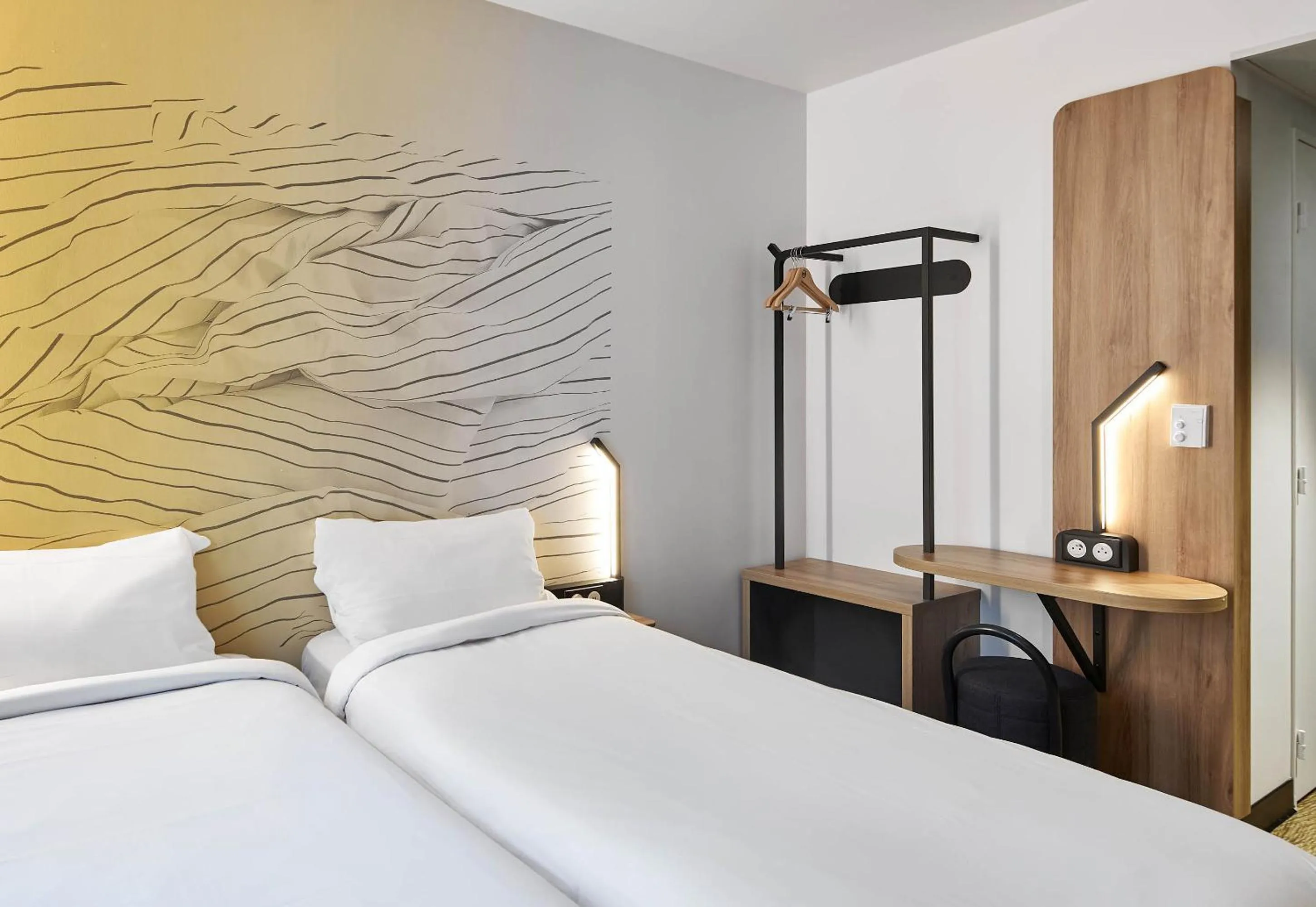 Bedroom, Bed in B&B HOTEL Paris Ivry Quai de Seine