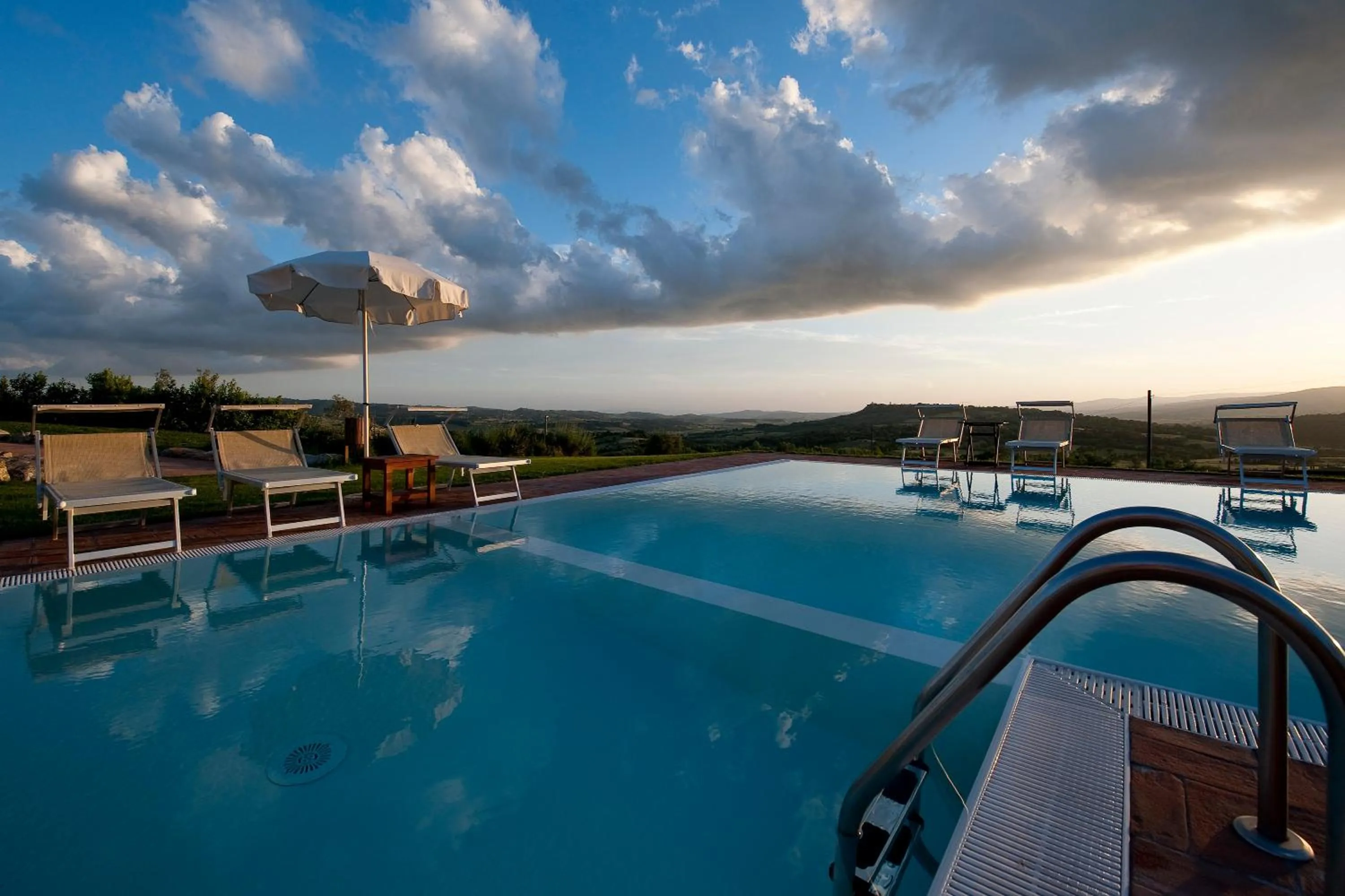 Swimming pool in Saturnia Tuscany Hotel