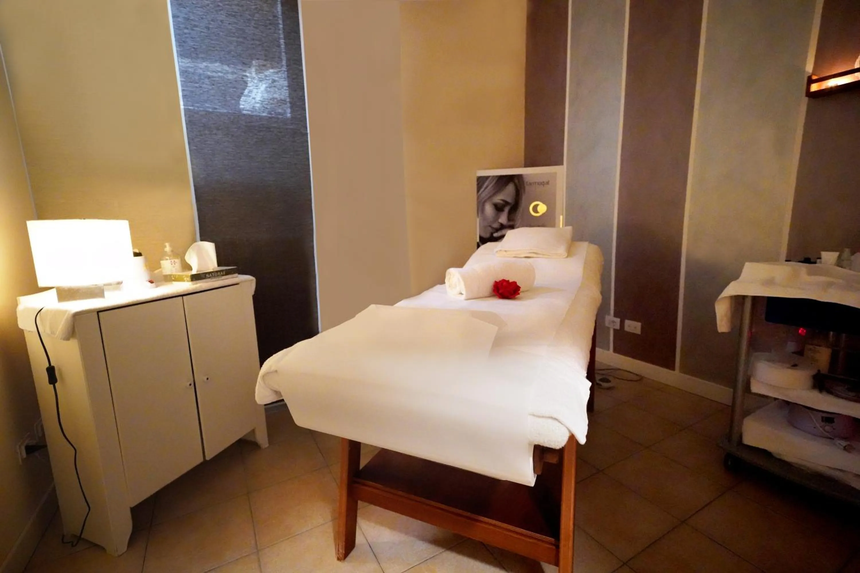 Massage, Bed in Saturnia Tuscany Hotel