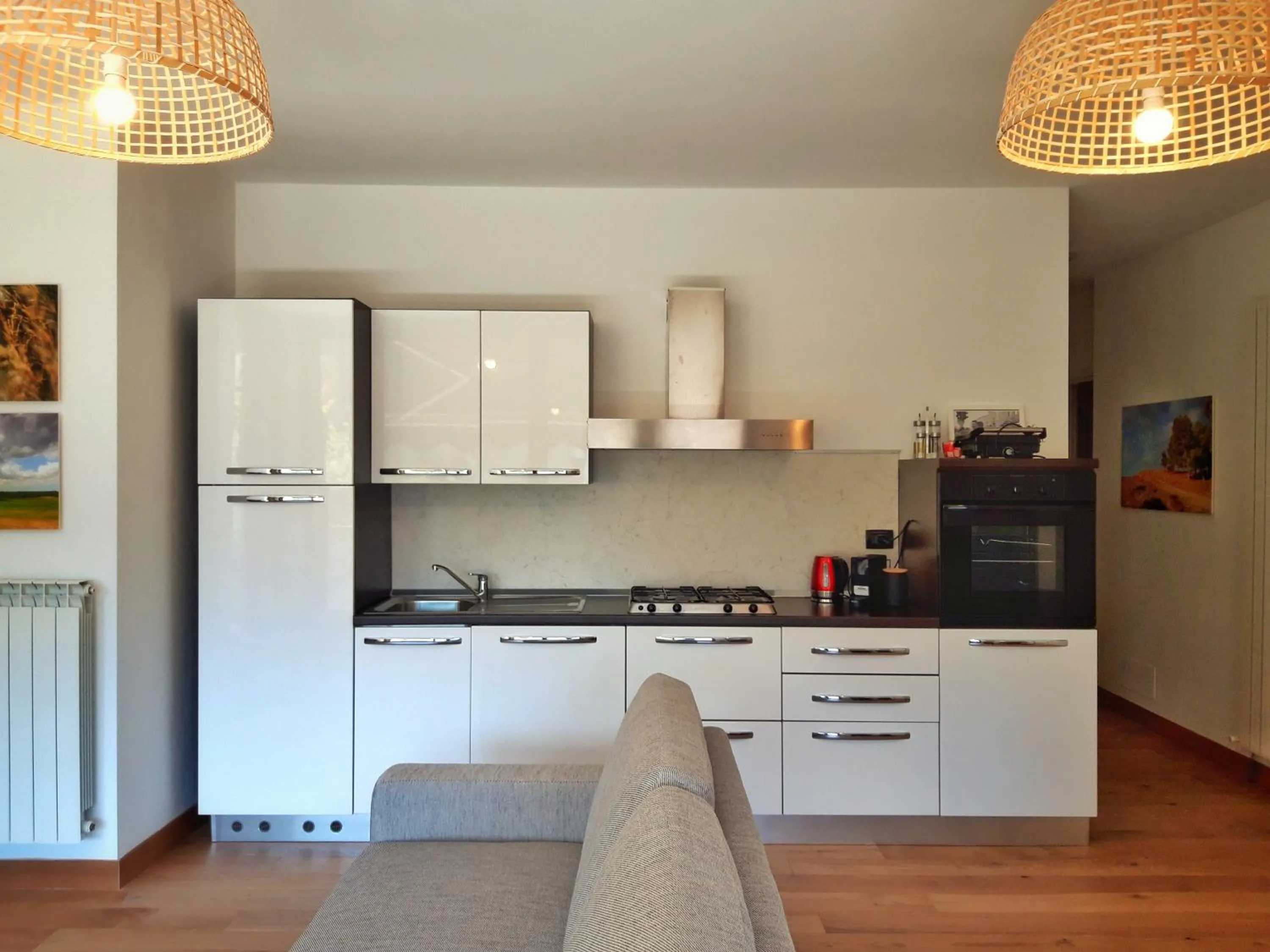 Kitchen or kitchenette in Lake View Gateway - by MyHomeInComo