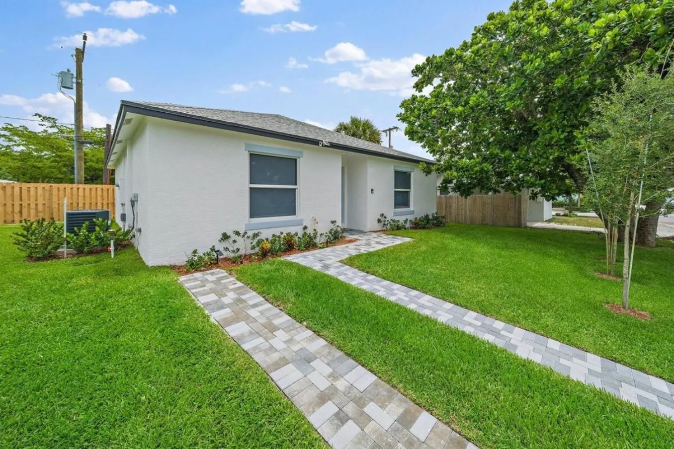 Brand New House! 10 Minutes to the Beach!