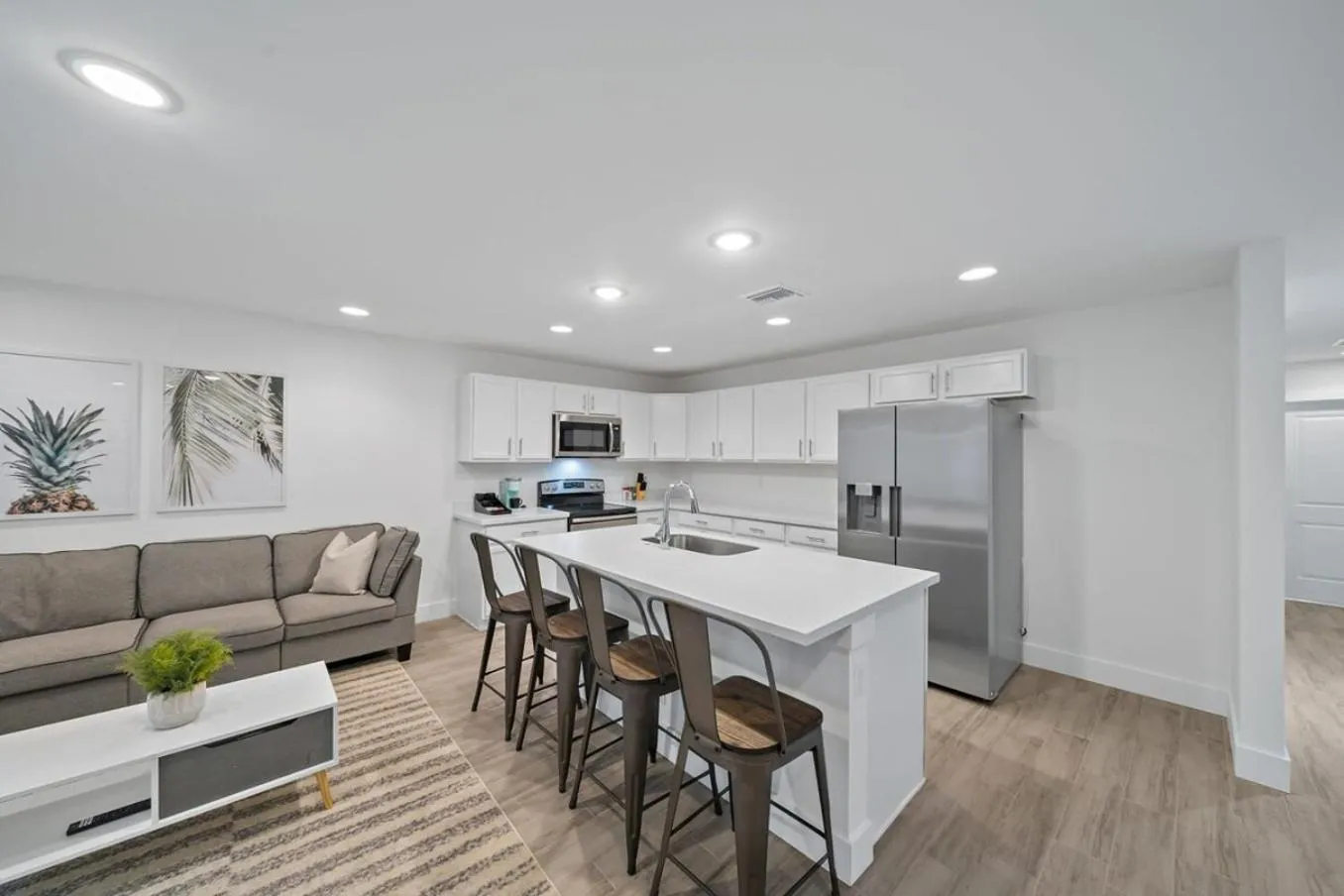 Brand New House! 10 Minutes to the Beach!