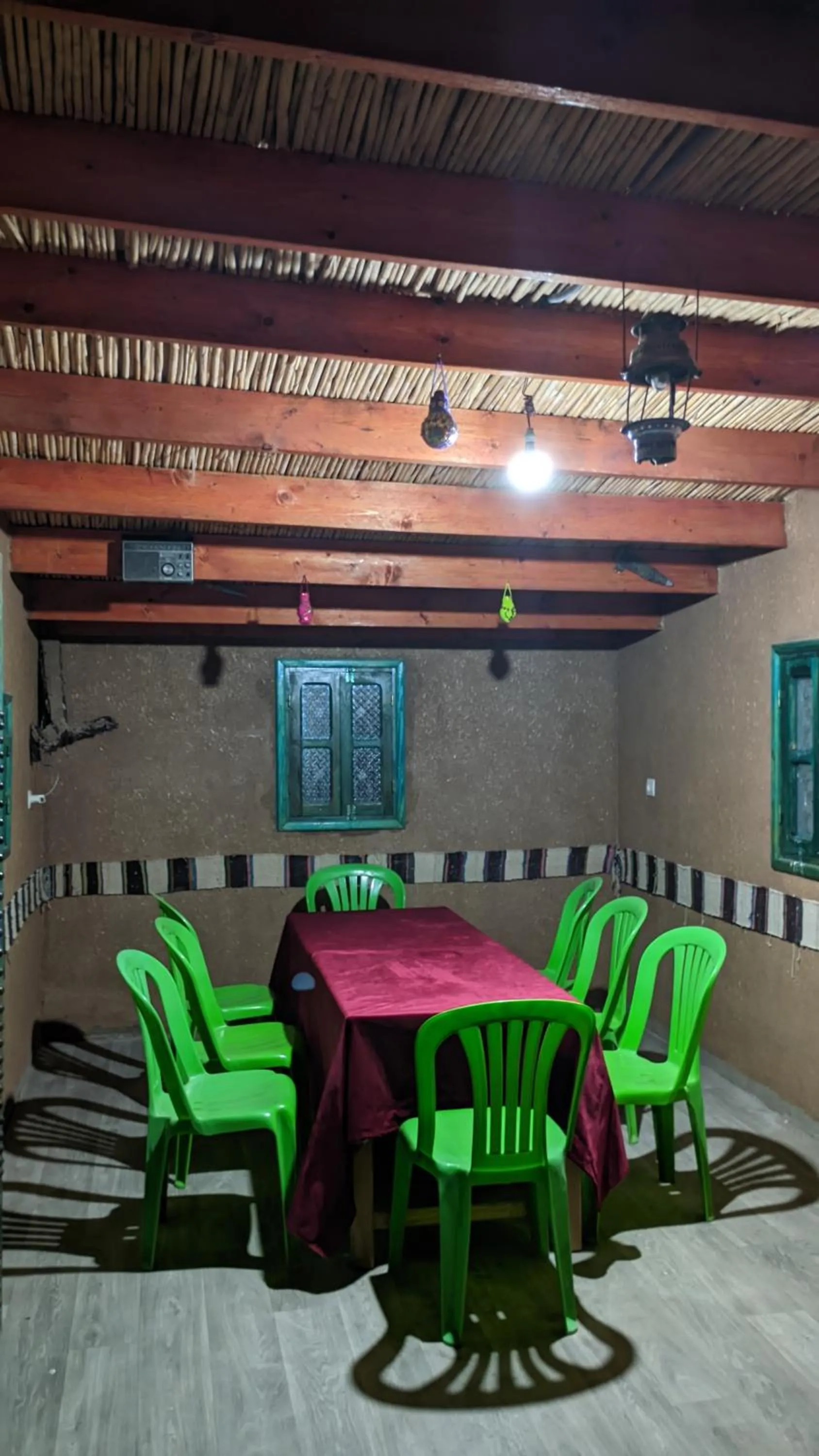 Restaurant/places to eat in Café restaurante shelter calm life