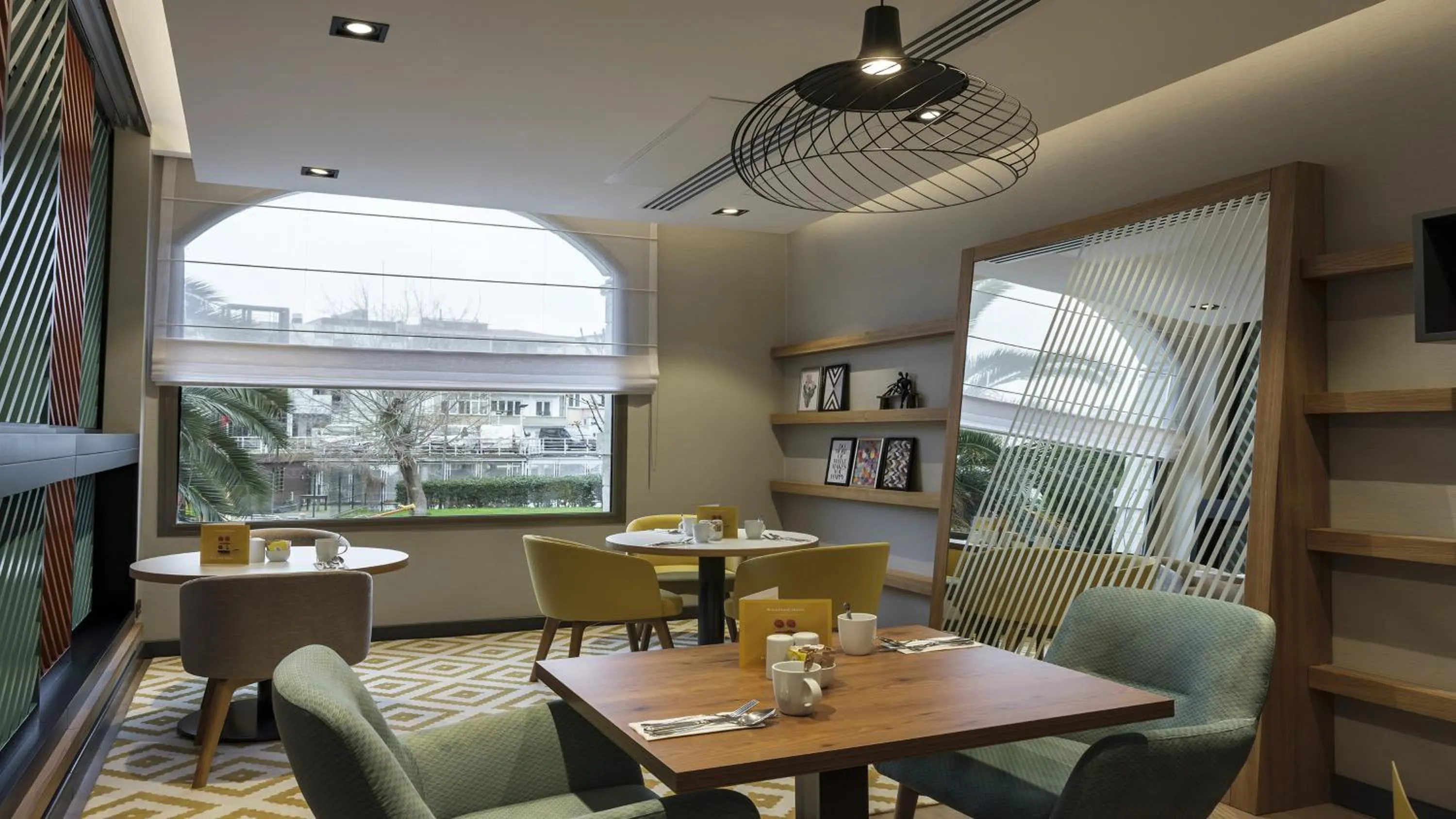 Restaurant/places to eat in Holiday Inn Istanbul Old City by IHG