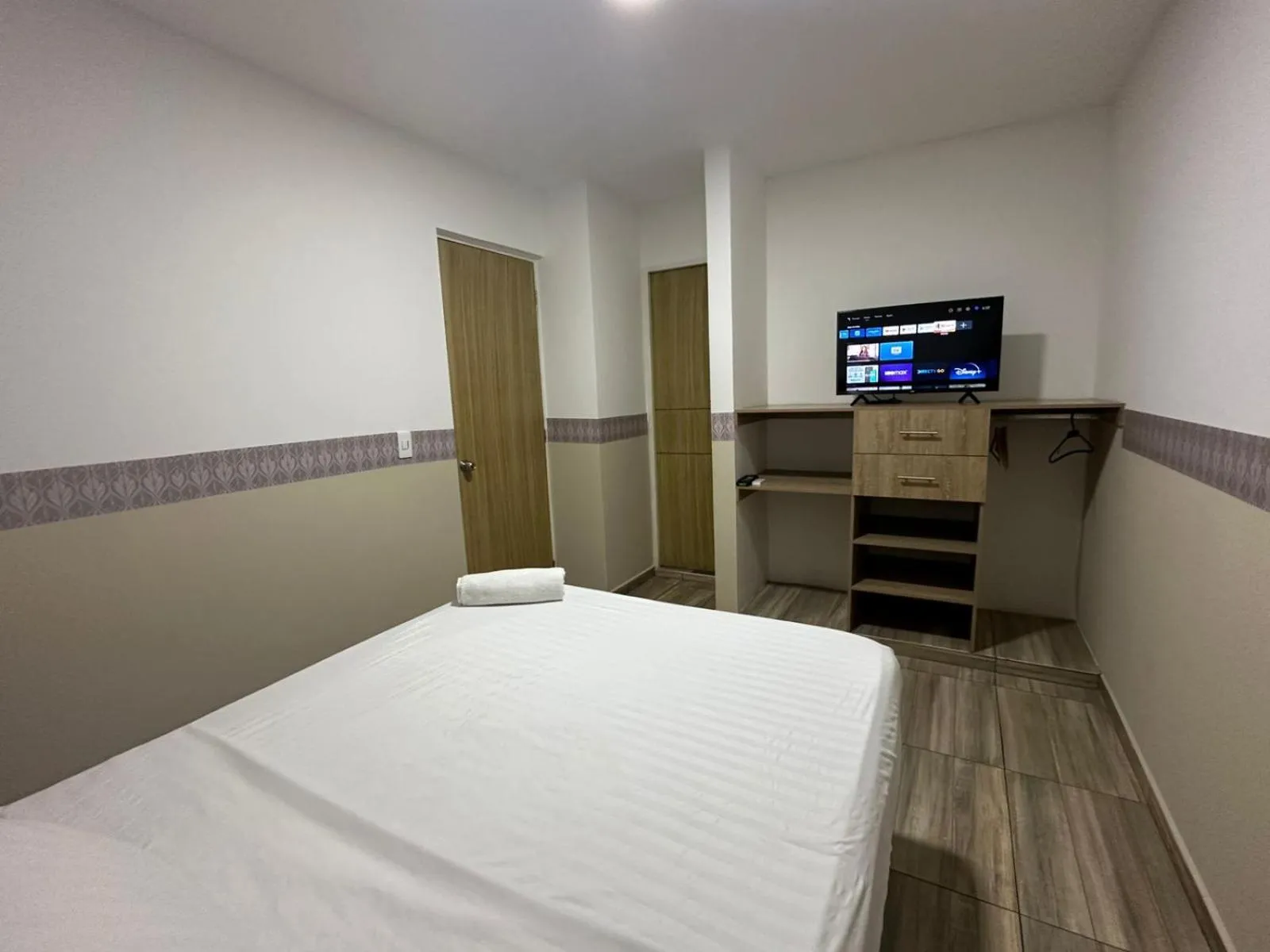 TV and multimedia, Bed in HOTEL EBENEZER