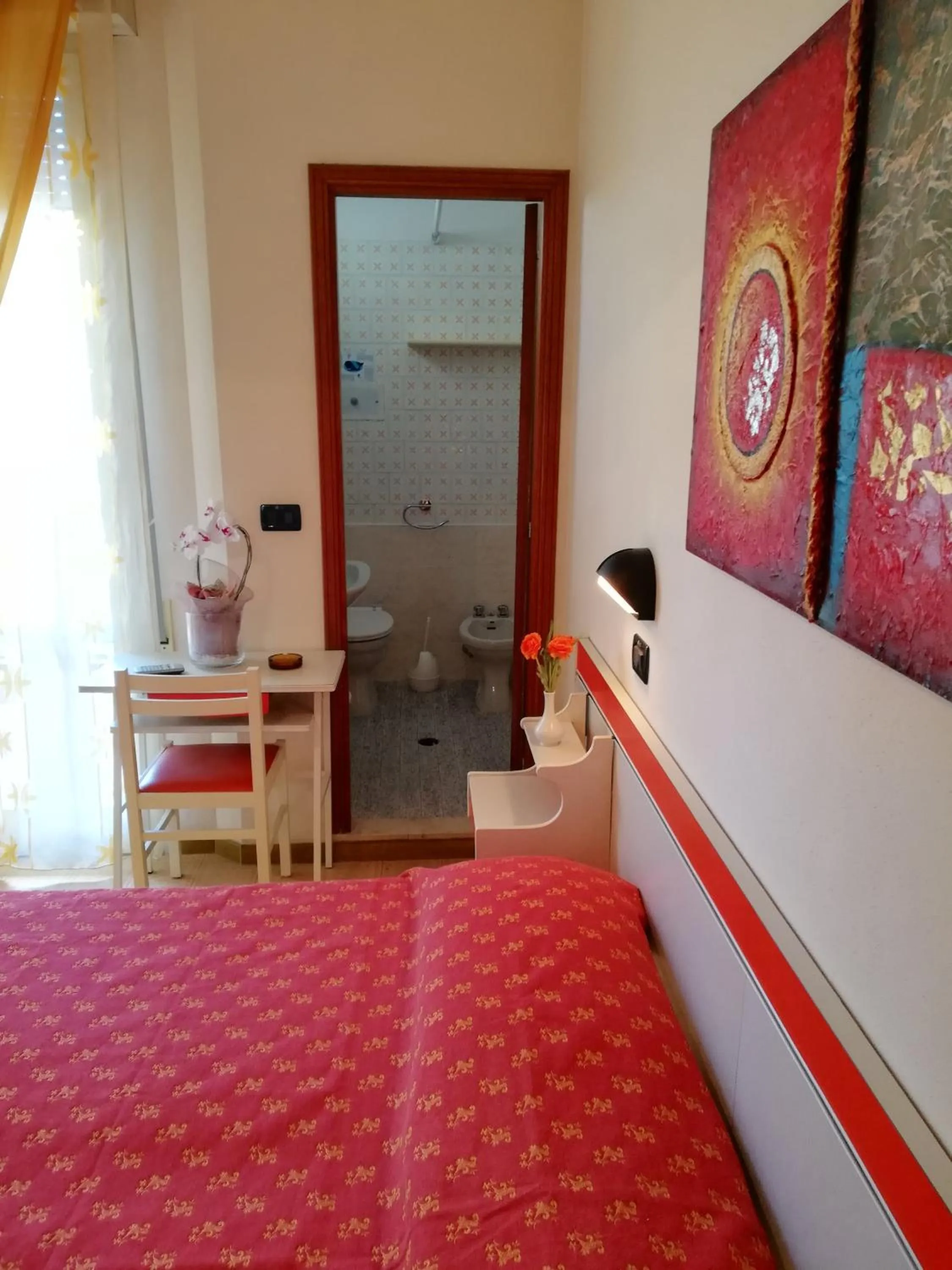 Bed in Hotel Devon Rooms & Breakfast