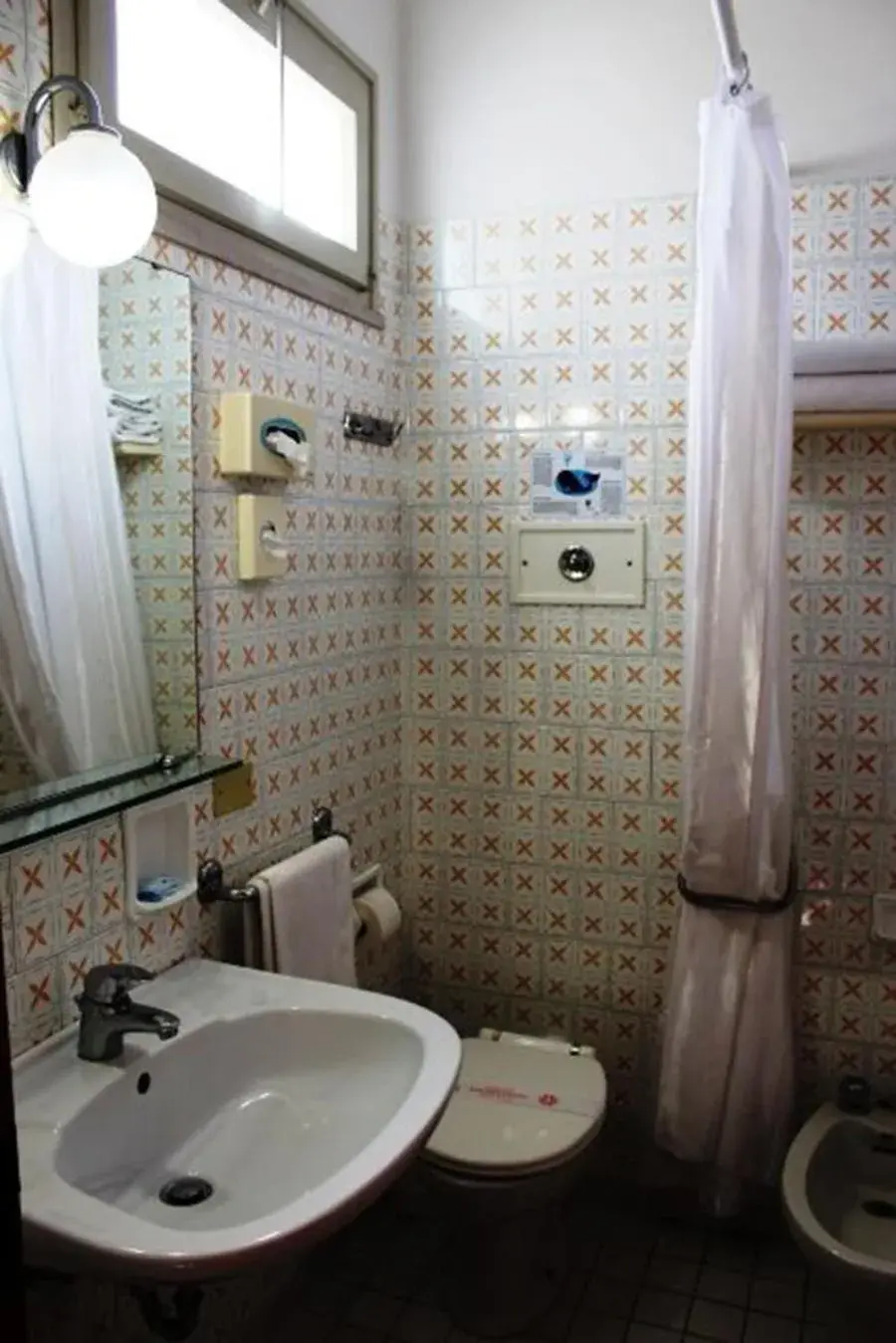 Double or Twin Room - Attic in Hotel Devon Rooms & Breakfast Double or Twin Room - Attic in Hotel Devon Rooms & Breakfast