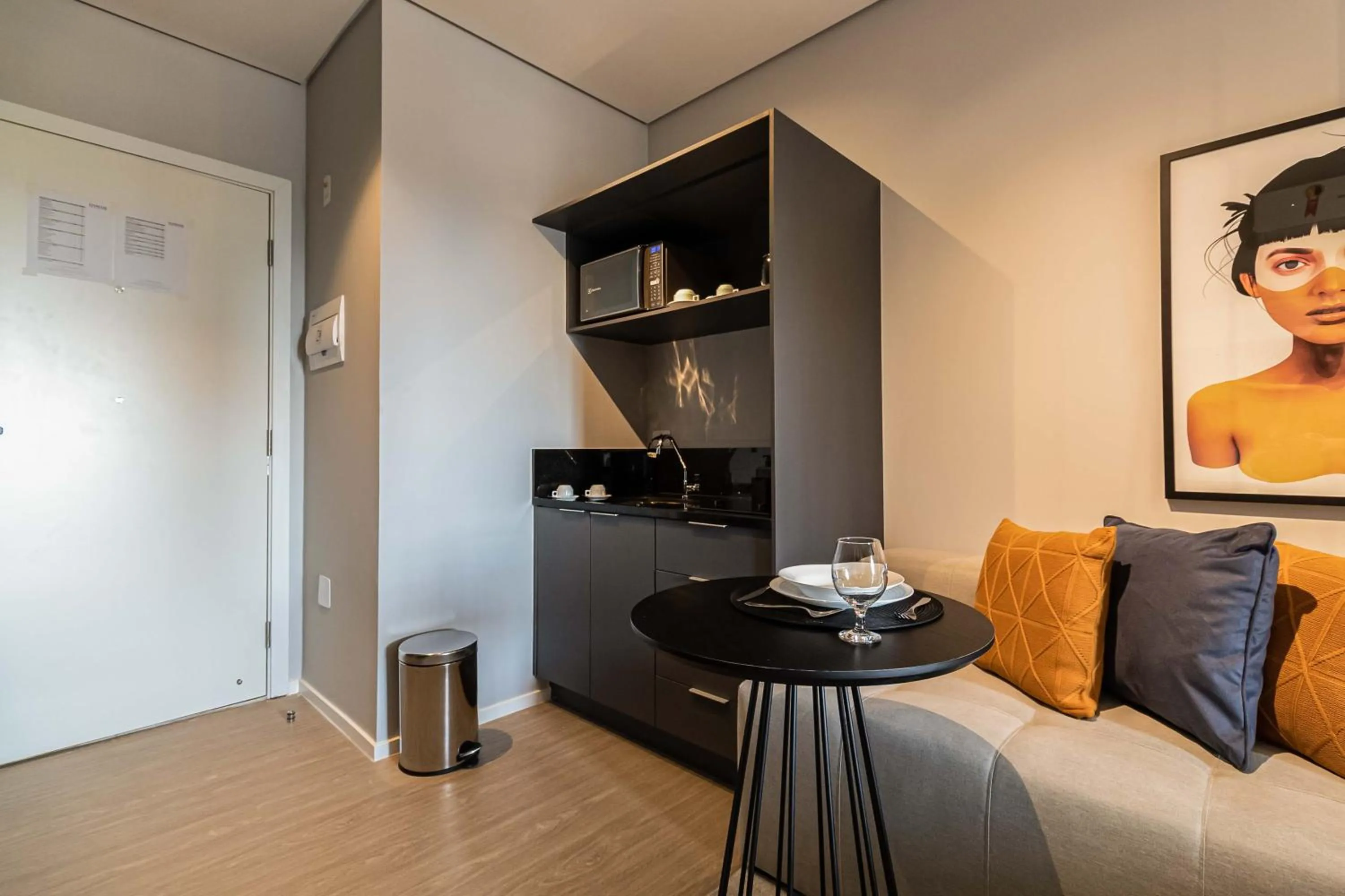 Living room in Charlie Houx Pinheiros