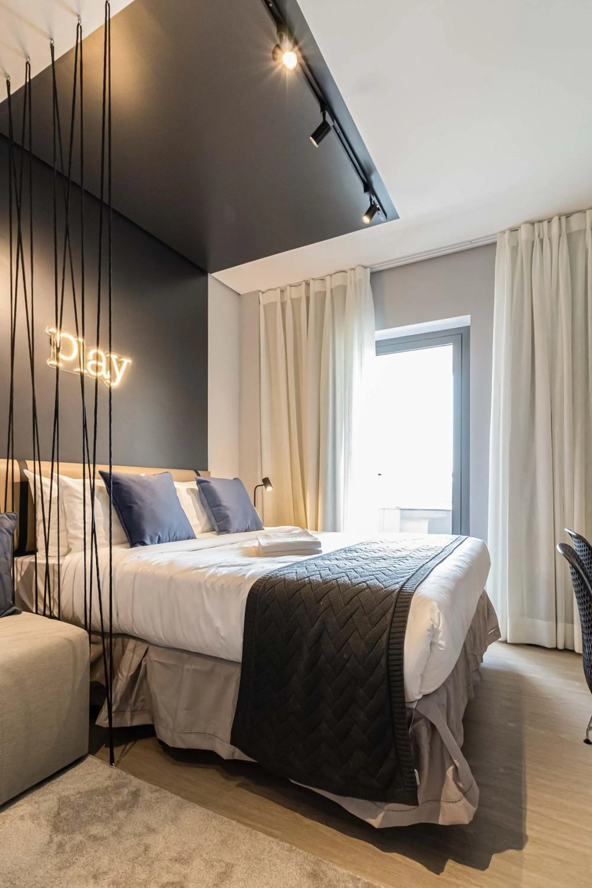 Bed in Charlie Houx Pinheiros